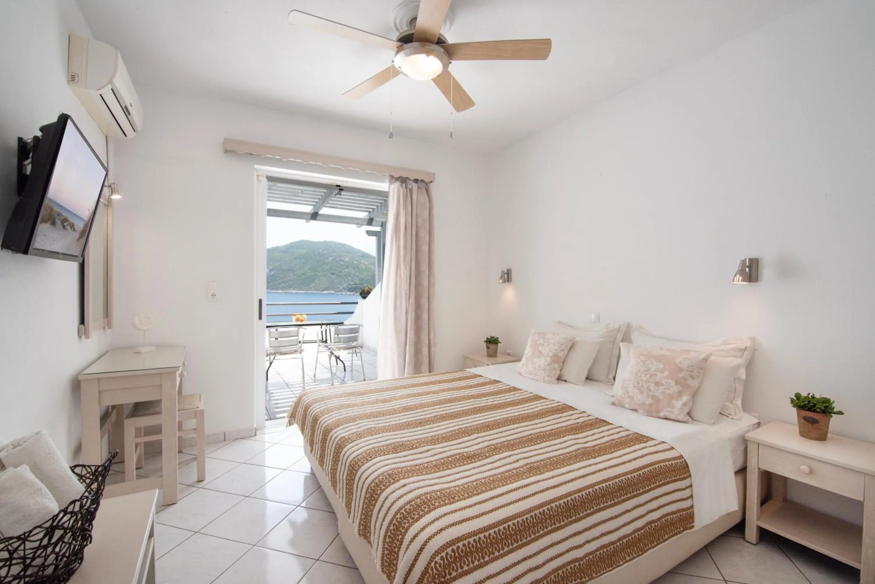 Nafsika Sea View Apartments