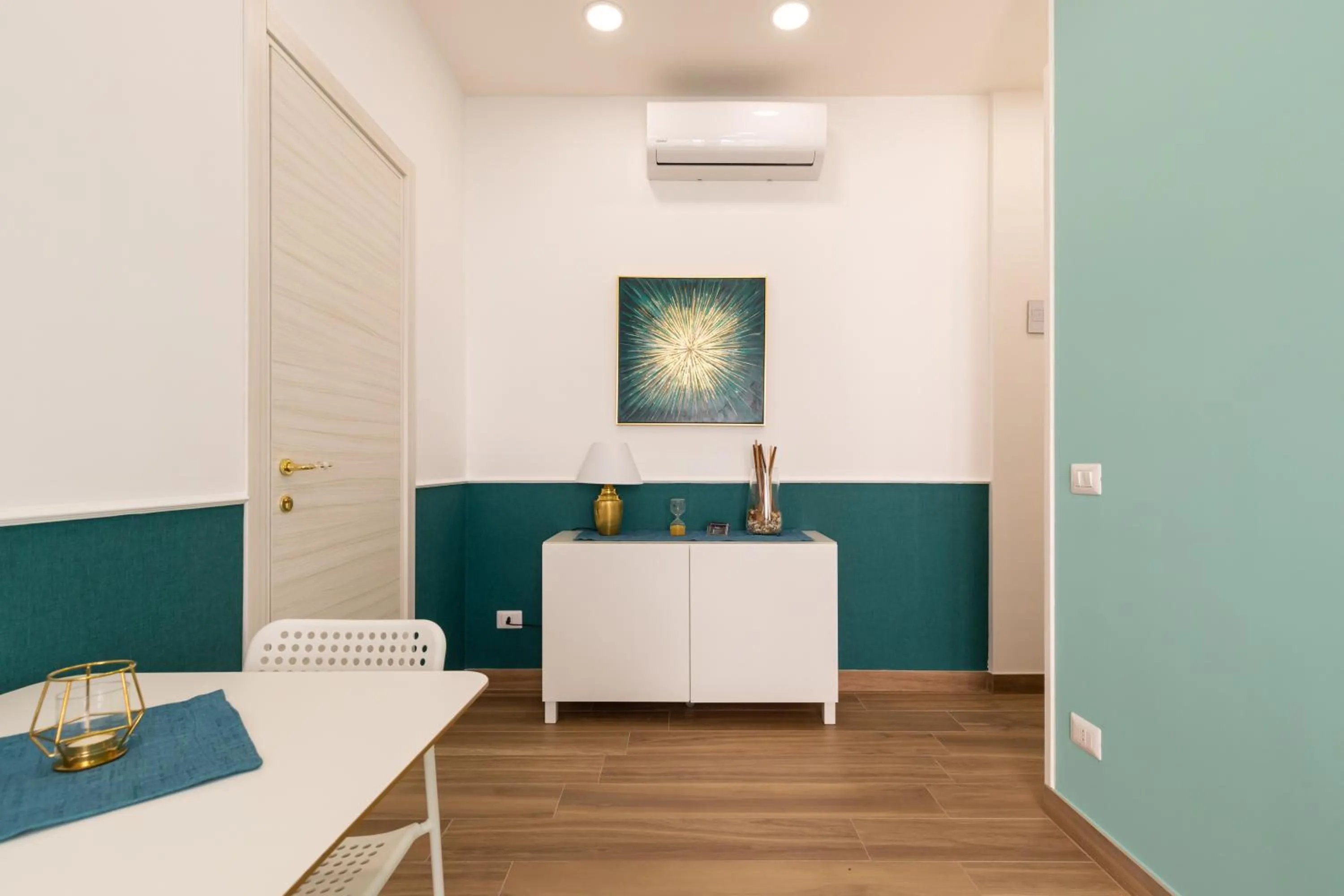 Communal lounge/ TV room in Napolilive B&B