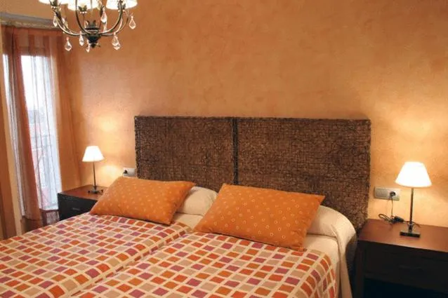 Photo of the whole room in Hotel Restaurante El Tollo