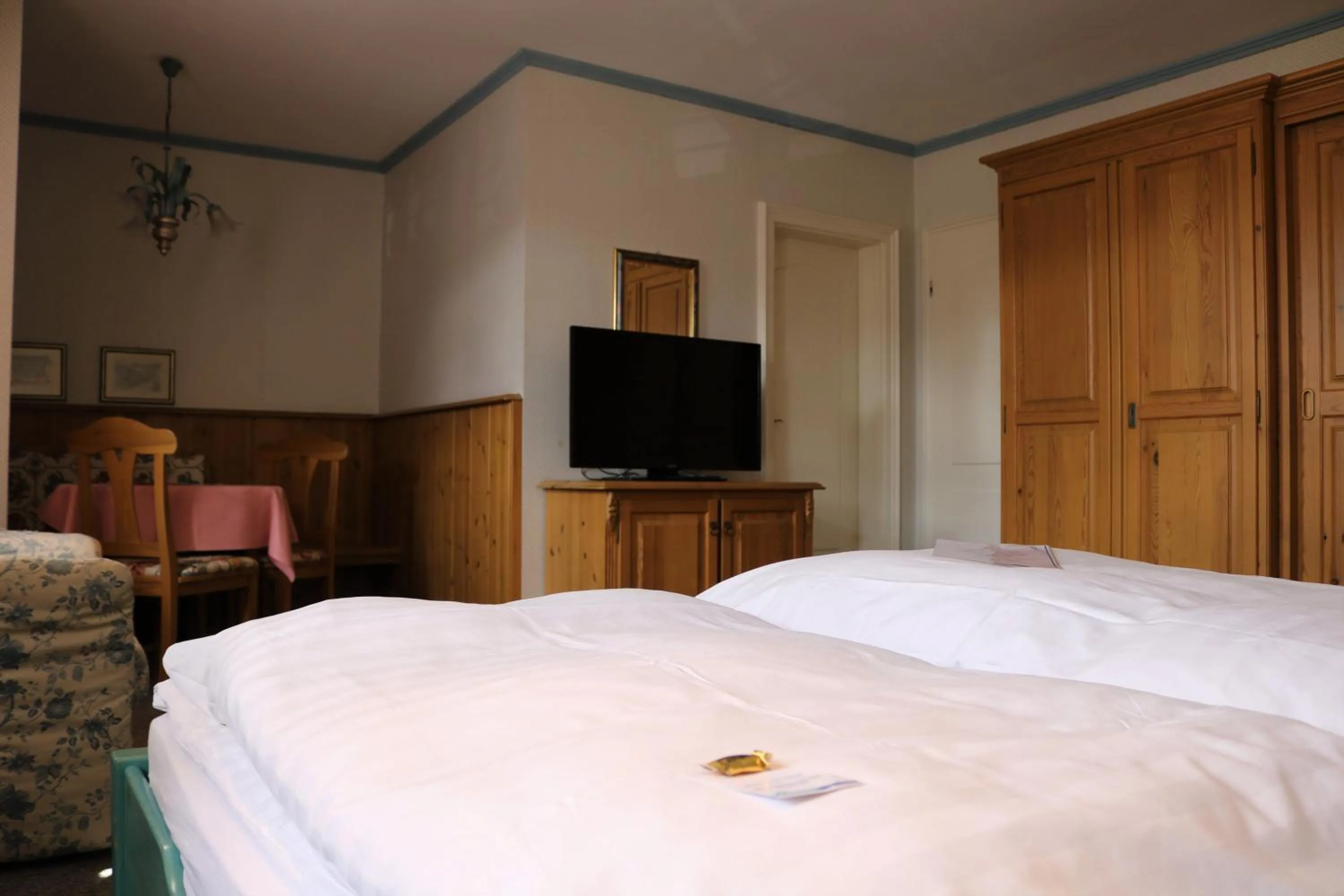 Photo of the whole room, Bed in Gästehaus Blaue Ecke