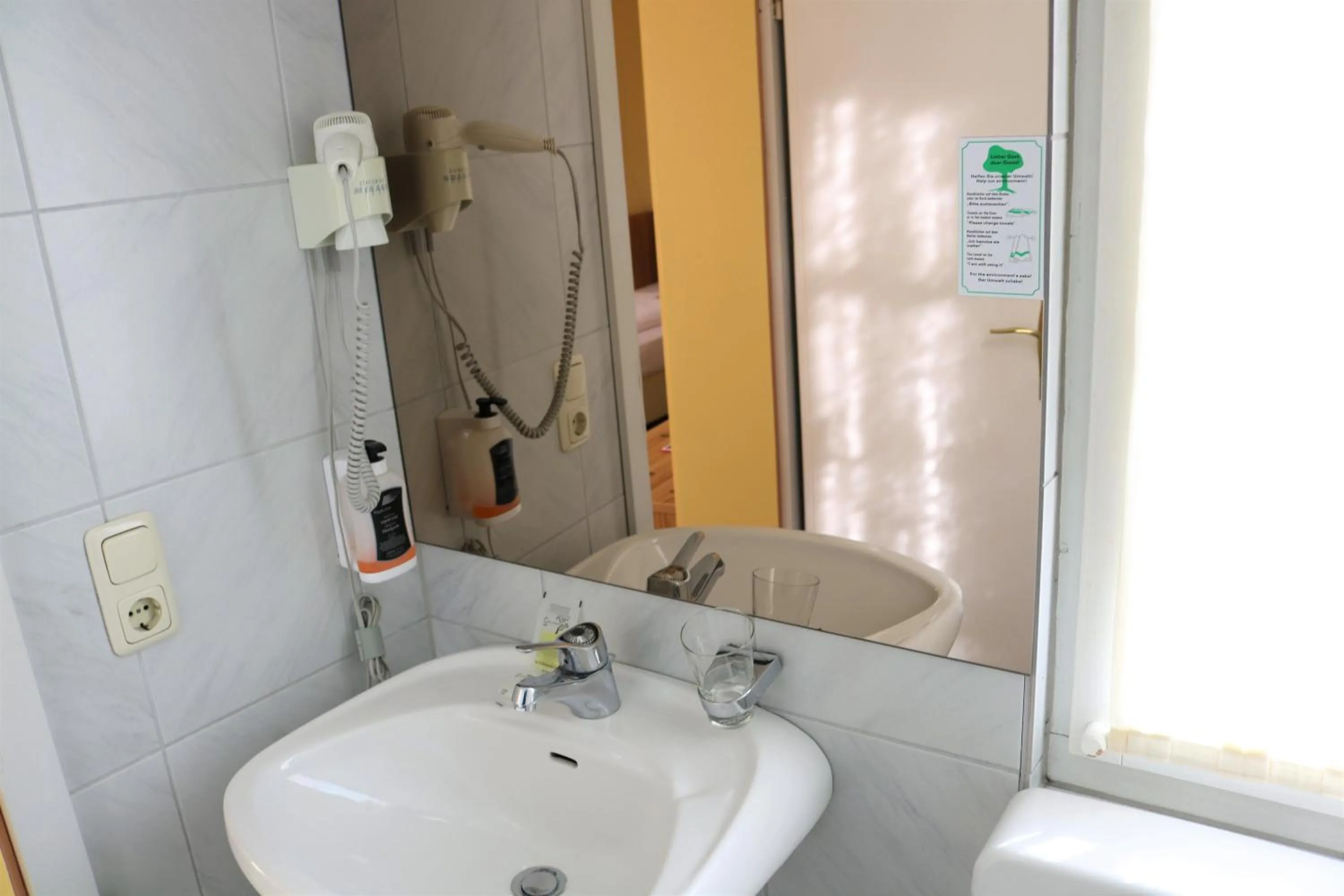 Bathroom in Gästehaus Blaue Ecke