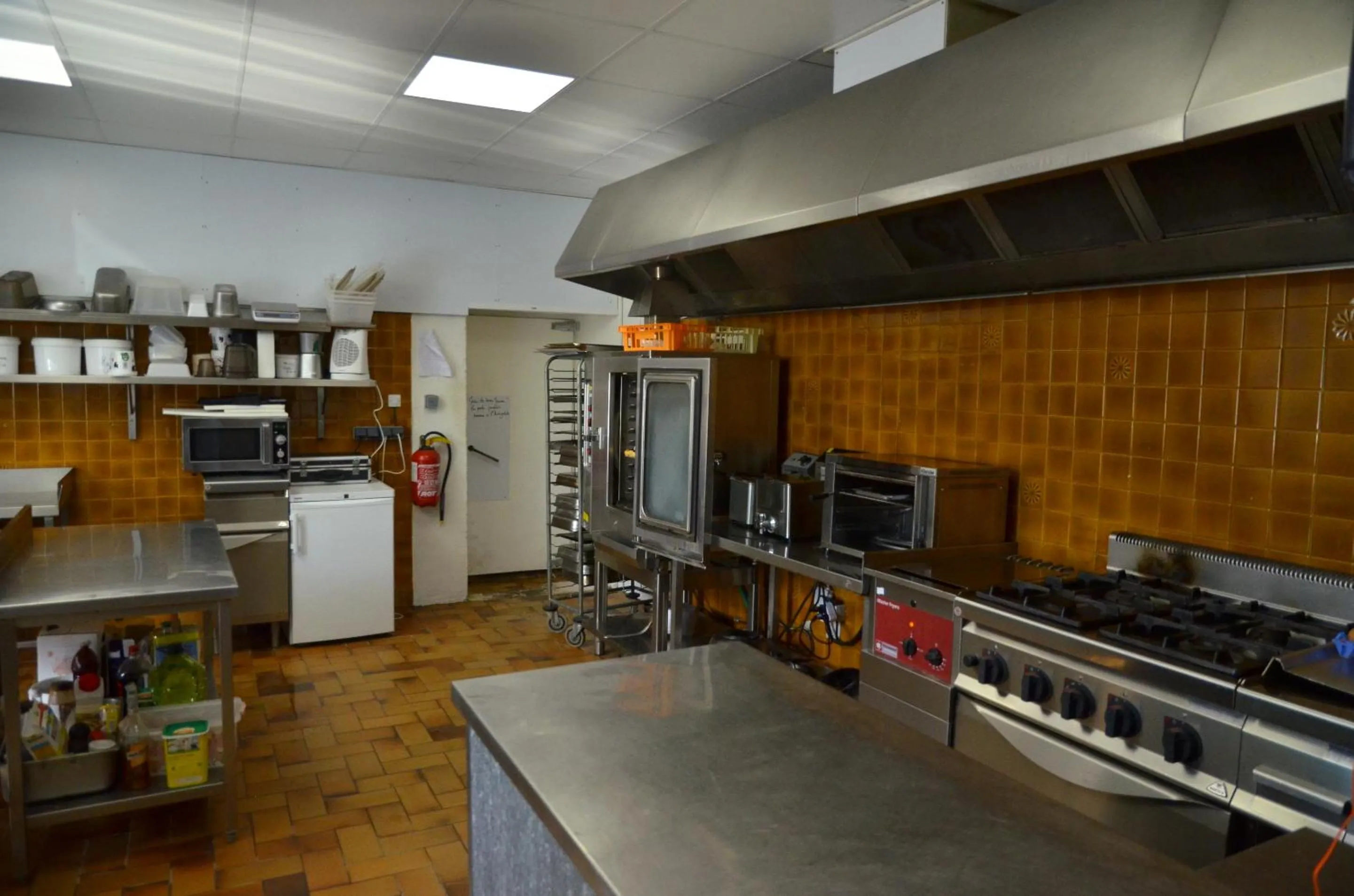 Kitchen or kitchenette in L'Auberge d'Eygliers