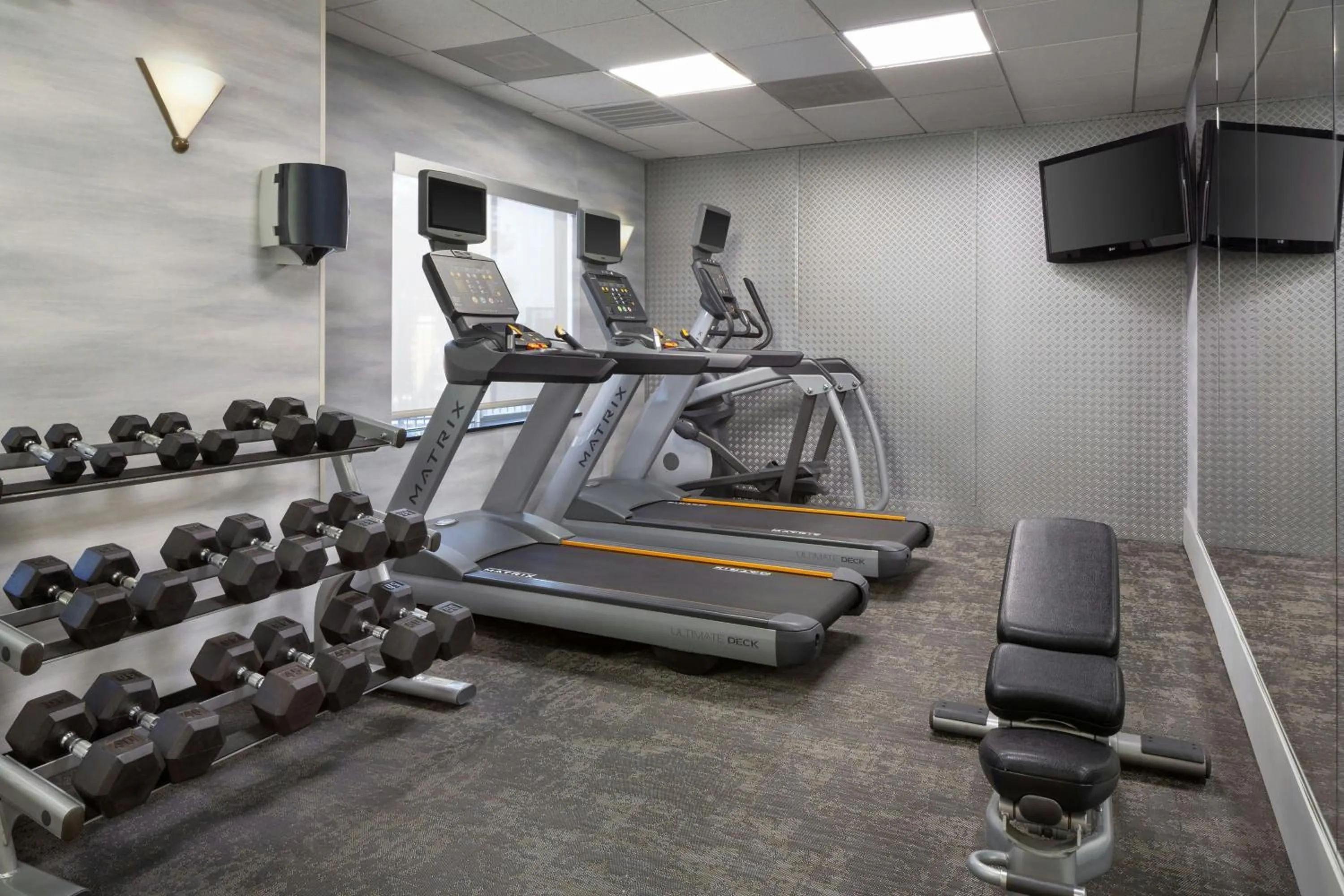 Fitness centre/facilities in Fairfield Inn & Suites by Marriott Selma Kingsburg