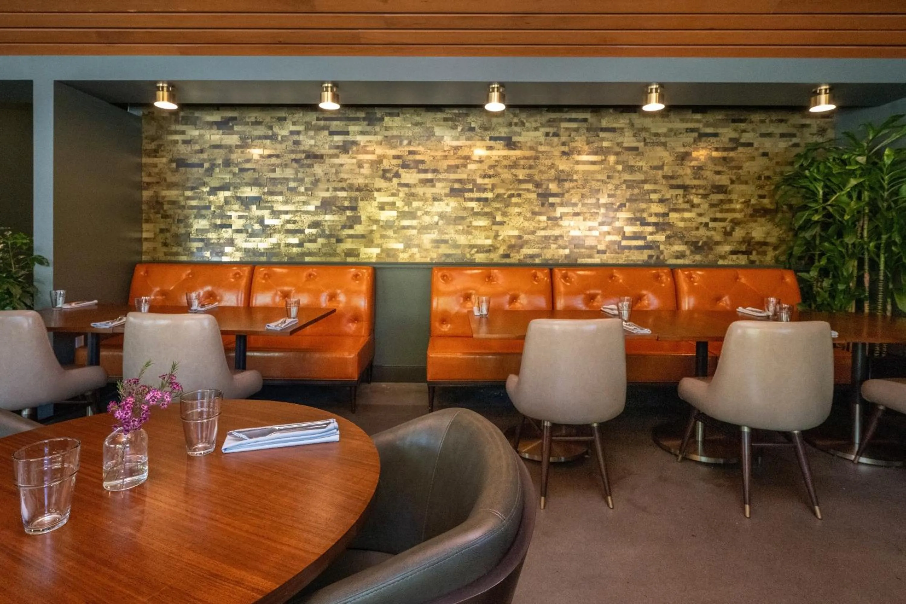 Restaurant/places to eat in The Heathman Hotel Kirkland