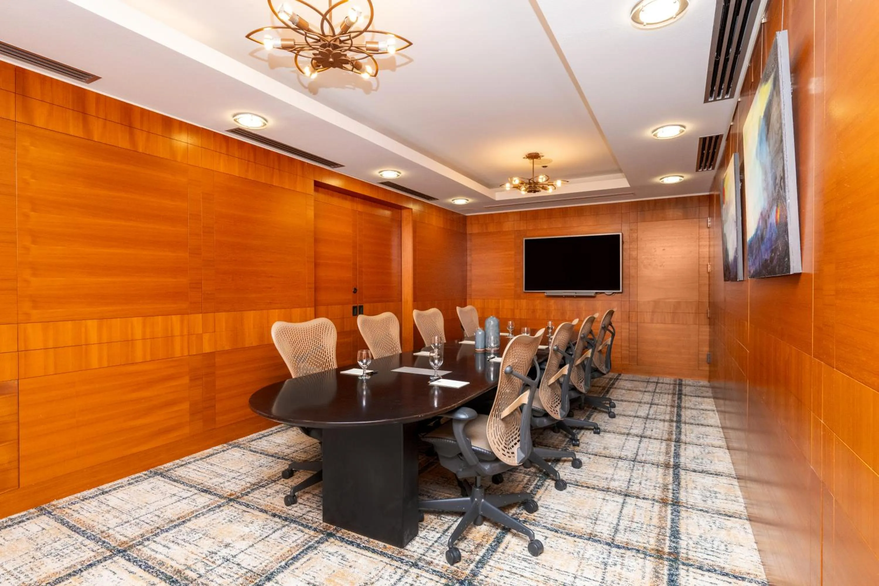 Meeting/conference room in The Heathman Hotel Kirkland