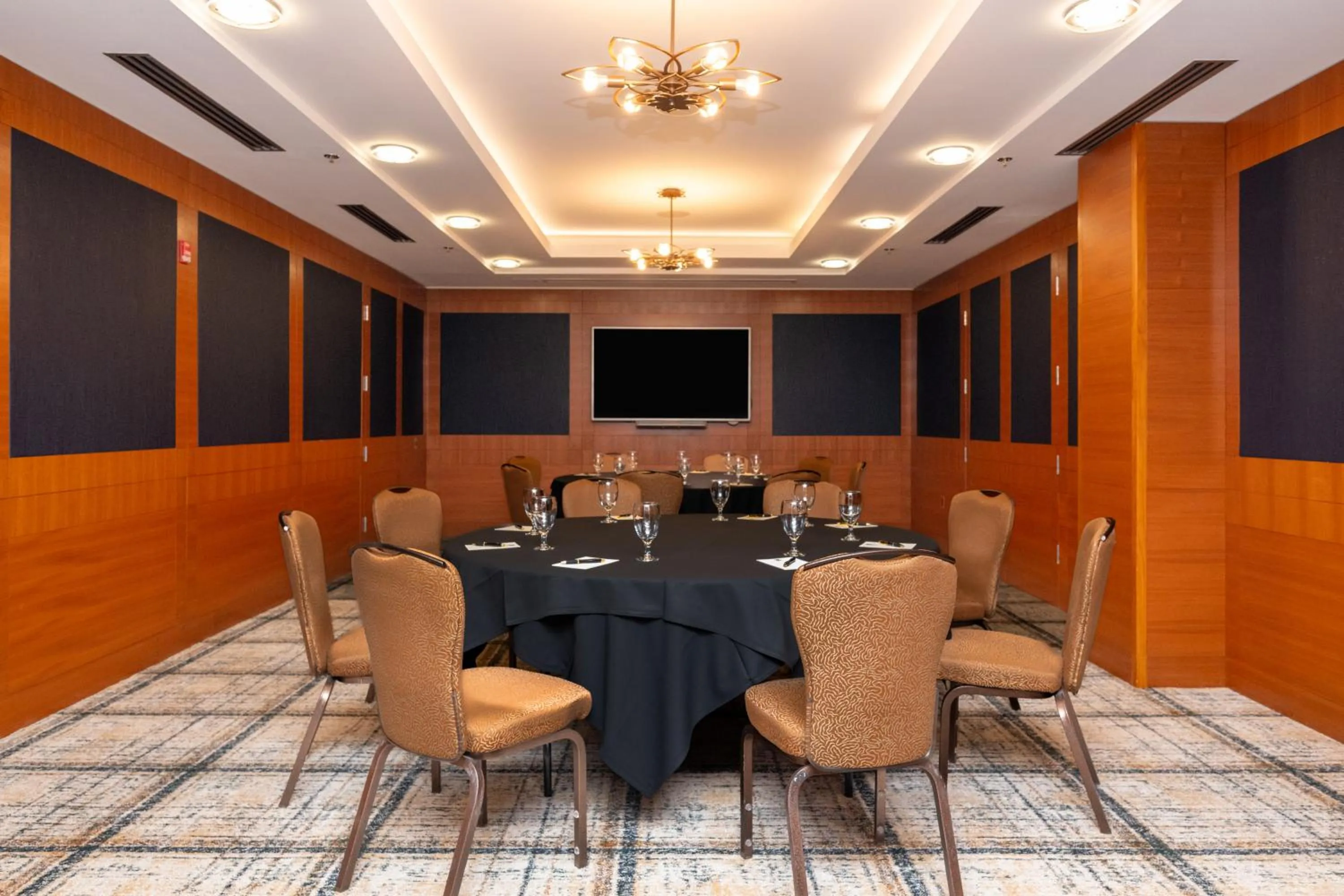 Meeting/conference room in The Heathman Hotel Kirkland