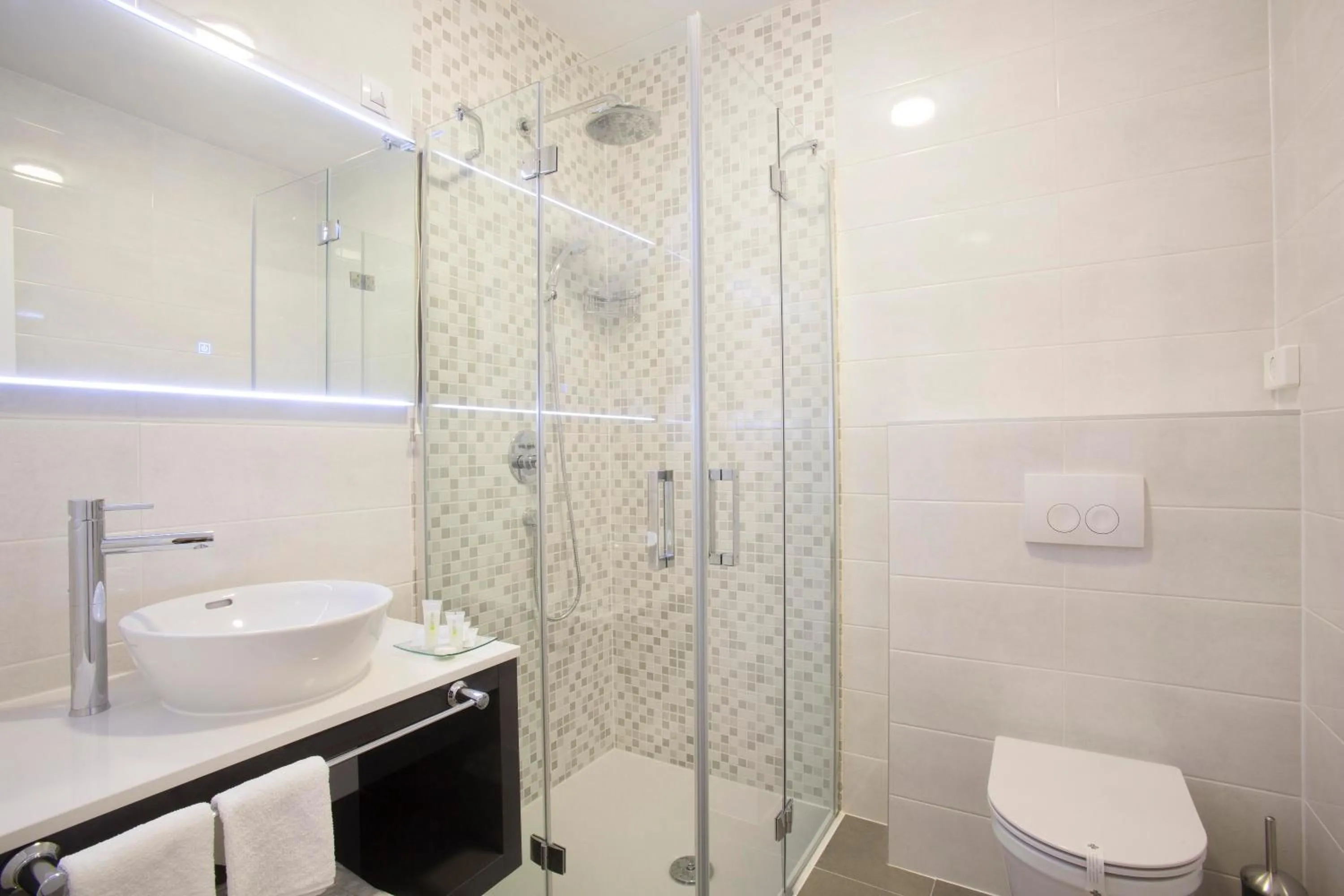 Shower in Boutique Hotel Intermezzo - Pag centre