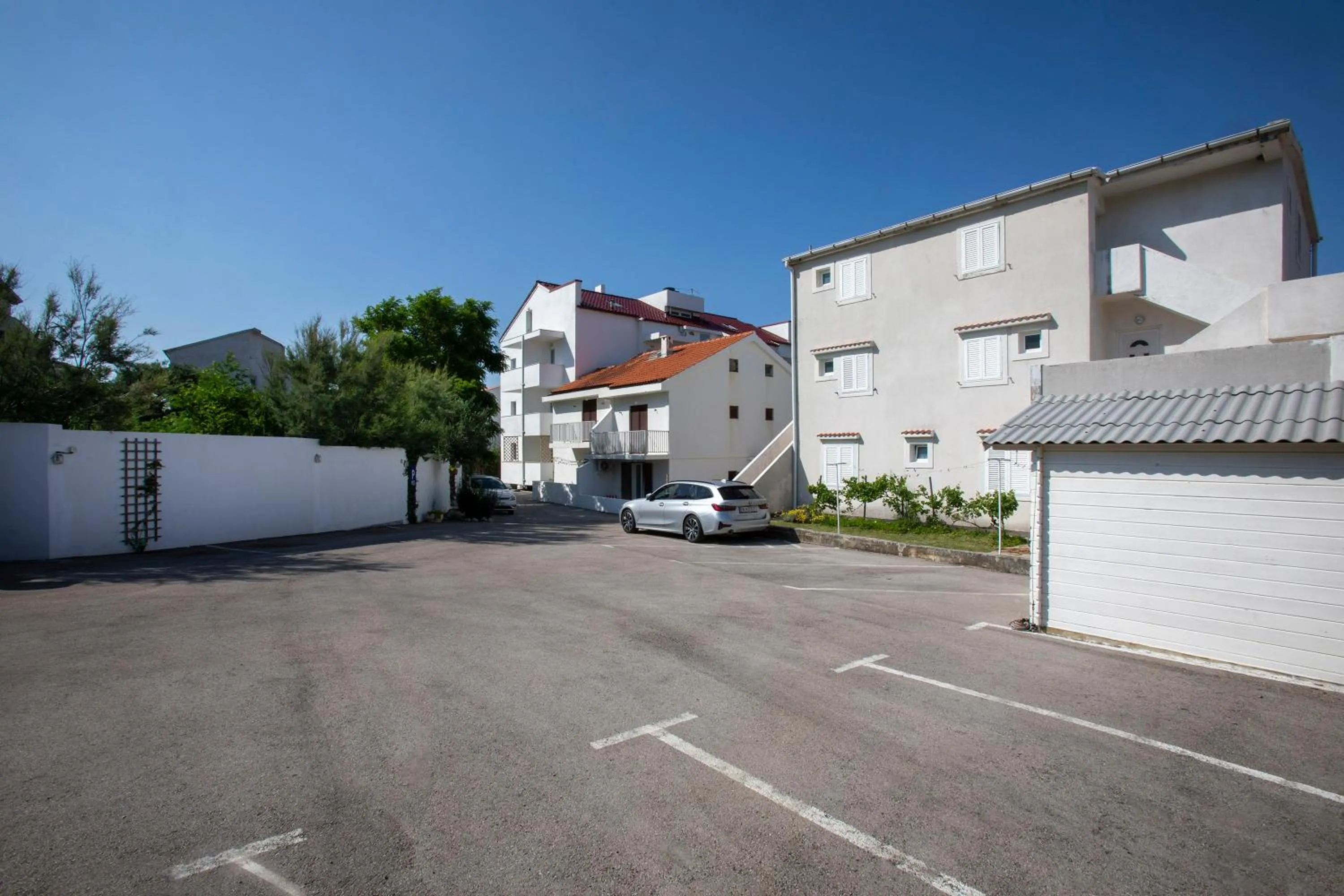 Parking in Boutique Hotel Intermezzo - Pag centre