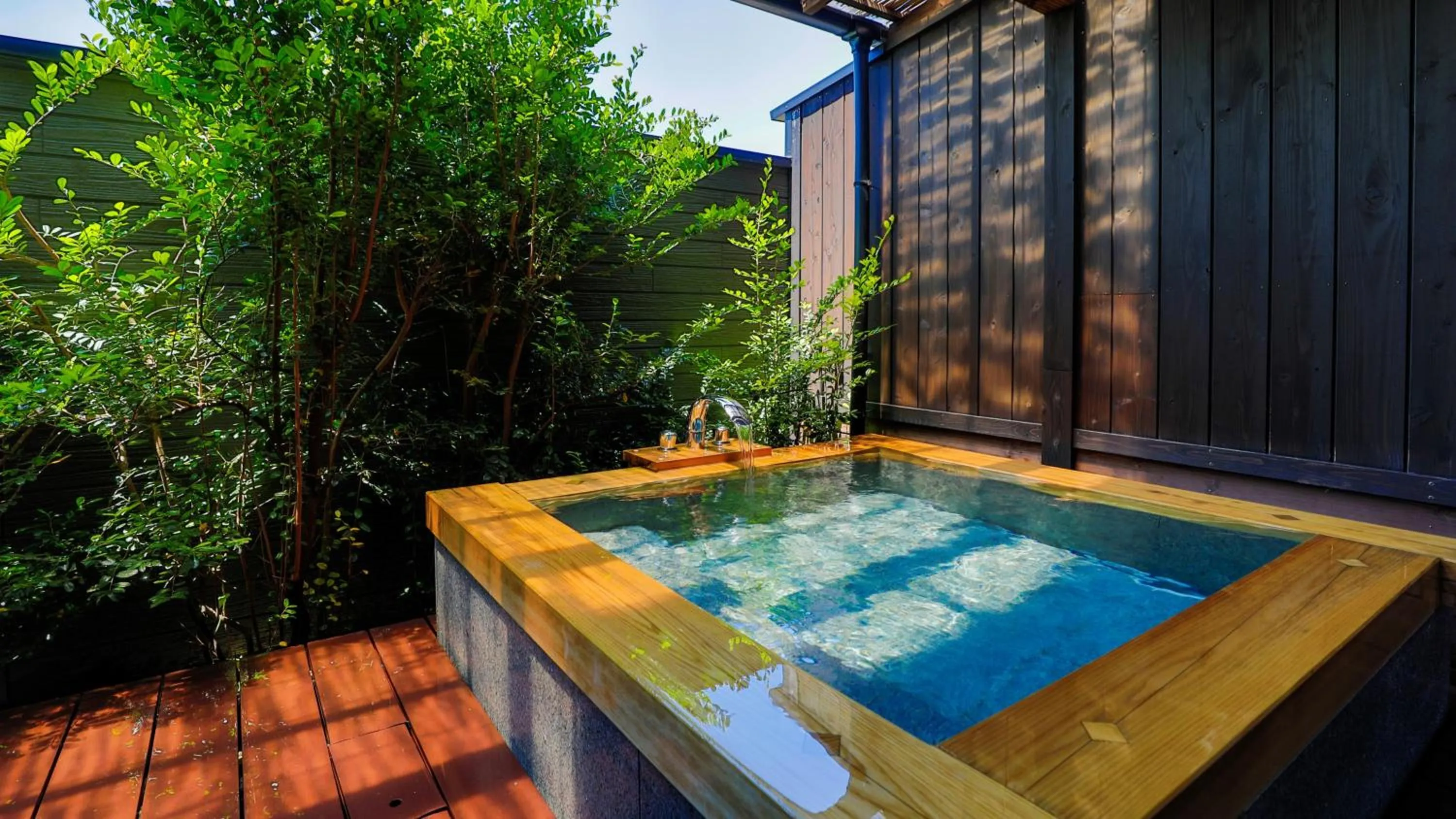 Hot Spring Bath in Omoideno Jinde