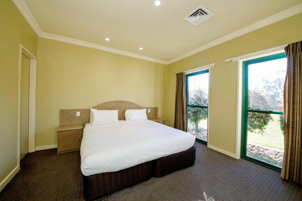 Bedroom, Bed in Yarrawonga Mulwala Golf Club