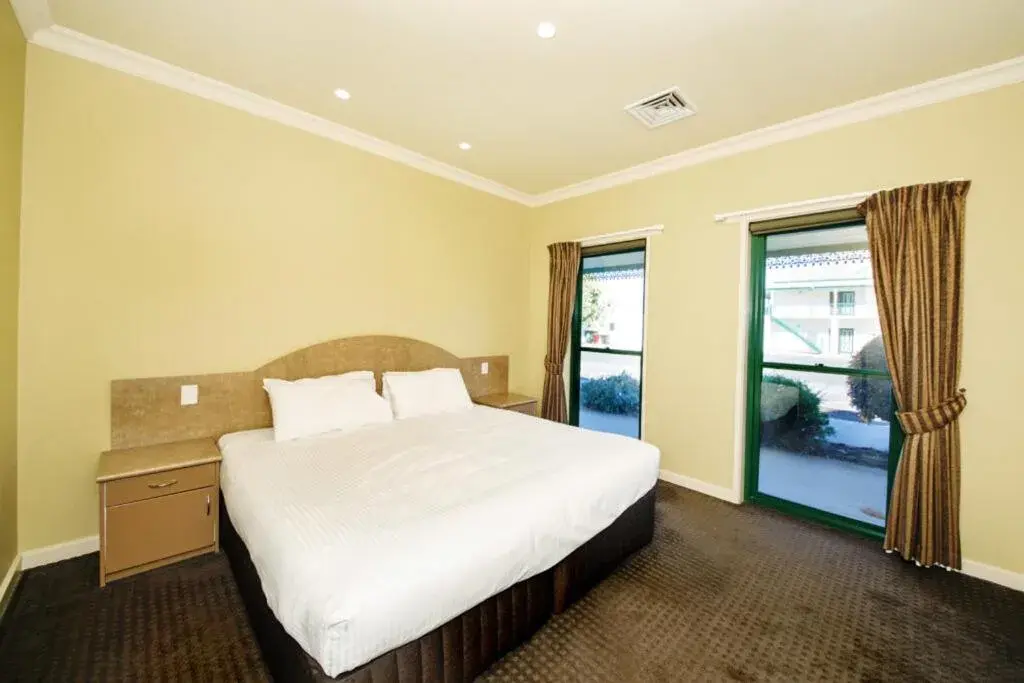 Bedroom, Bed in Yarrawonga Mulwala Golf Club Bedroom, Bed in Yarrawonga Mulwala Golf Club