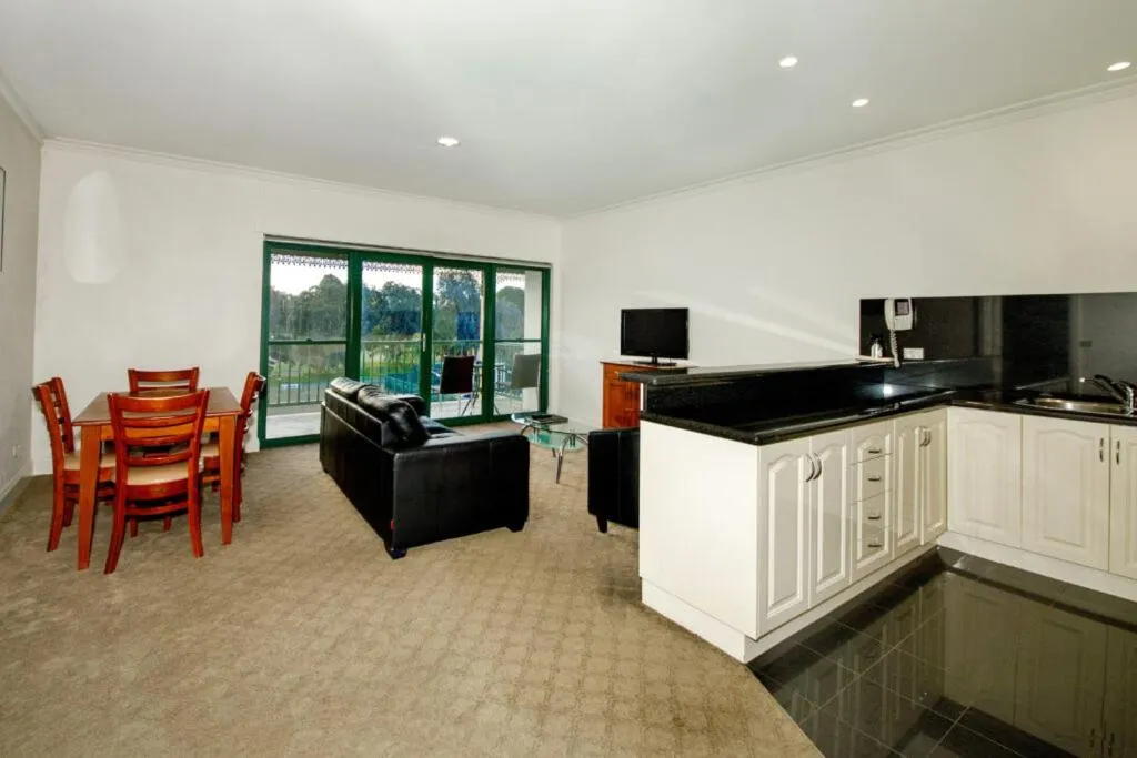 Living room in Yarrawonga Mulwala Golf Club