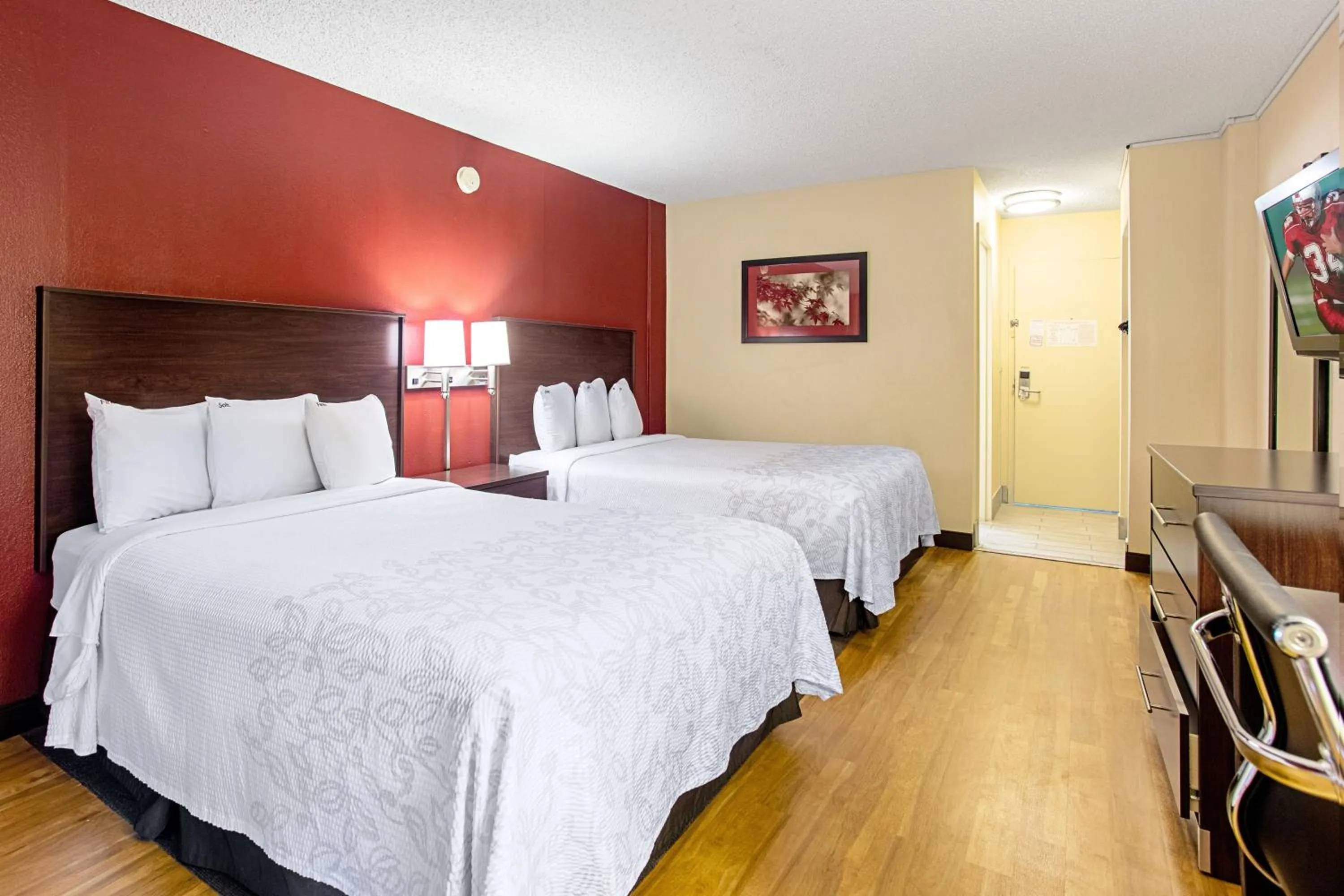 Bedroom in Red Roof Inn PLUS+ Wichita East