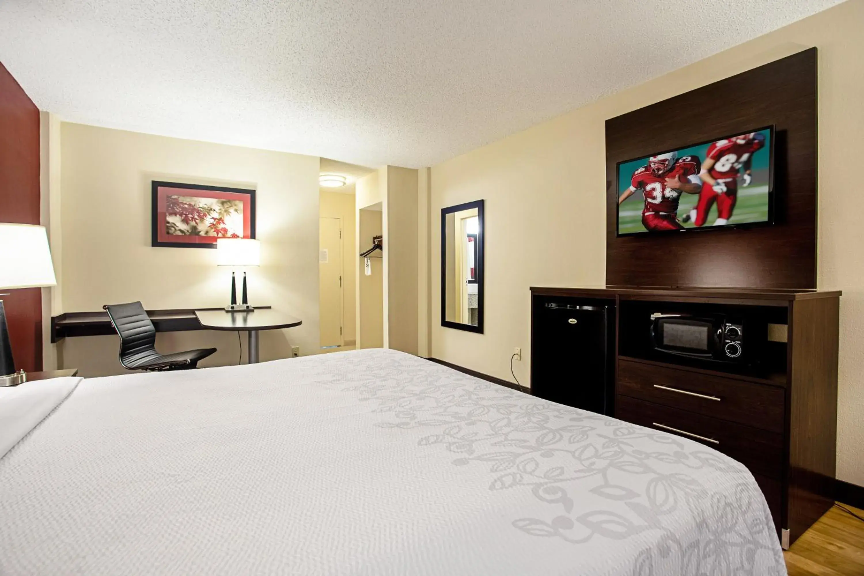 Bedroom in Red Roof Inn PLUS+ Wichita East Bedroom in Red Roof Inn PLUS+ Wichita East