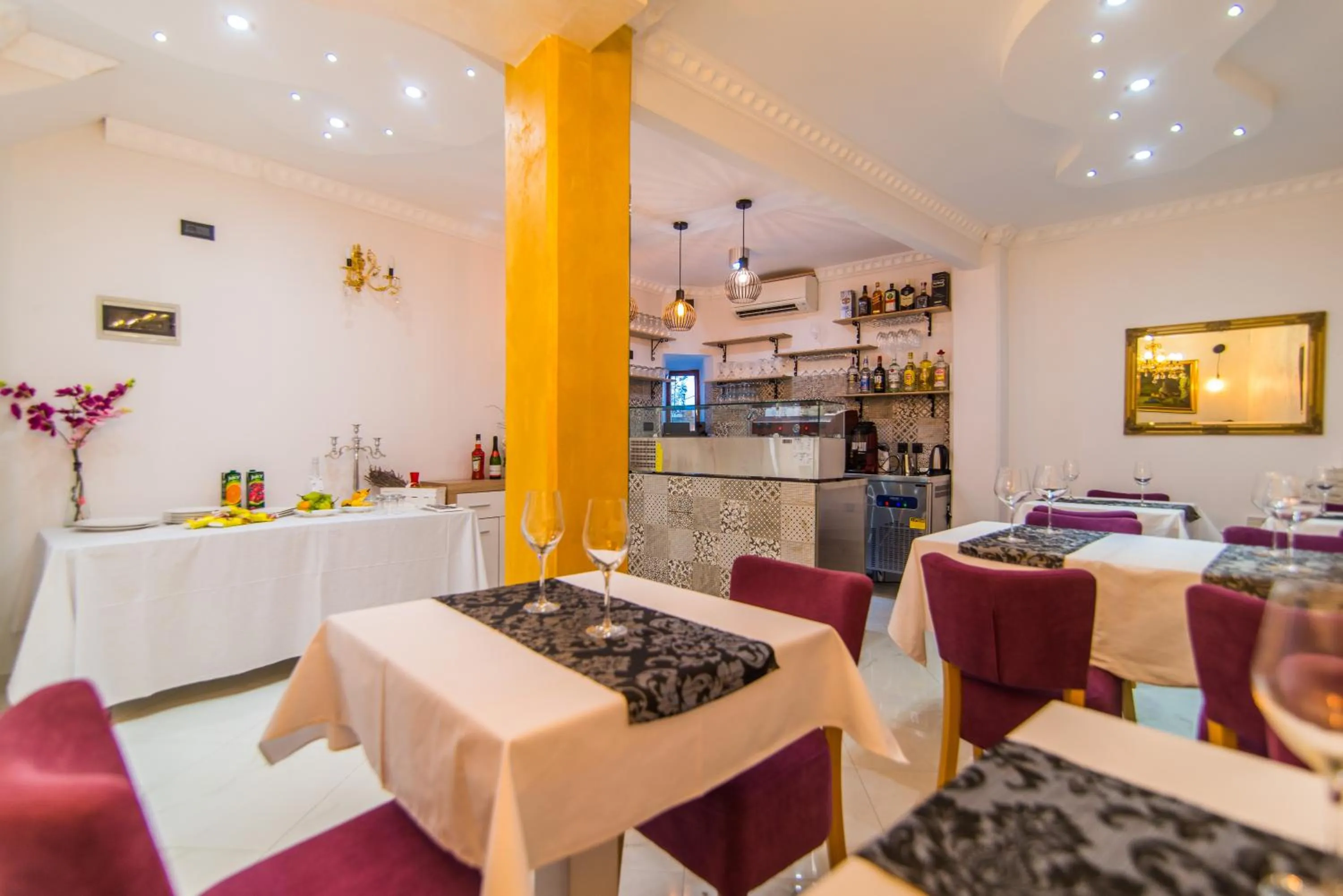 Restaurant/places to eat in Bella Natka Bed and Breakfast