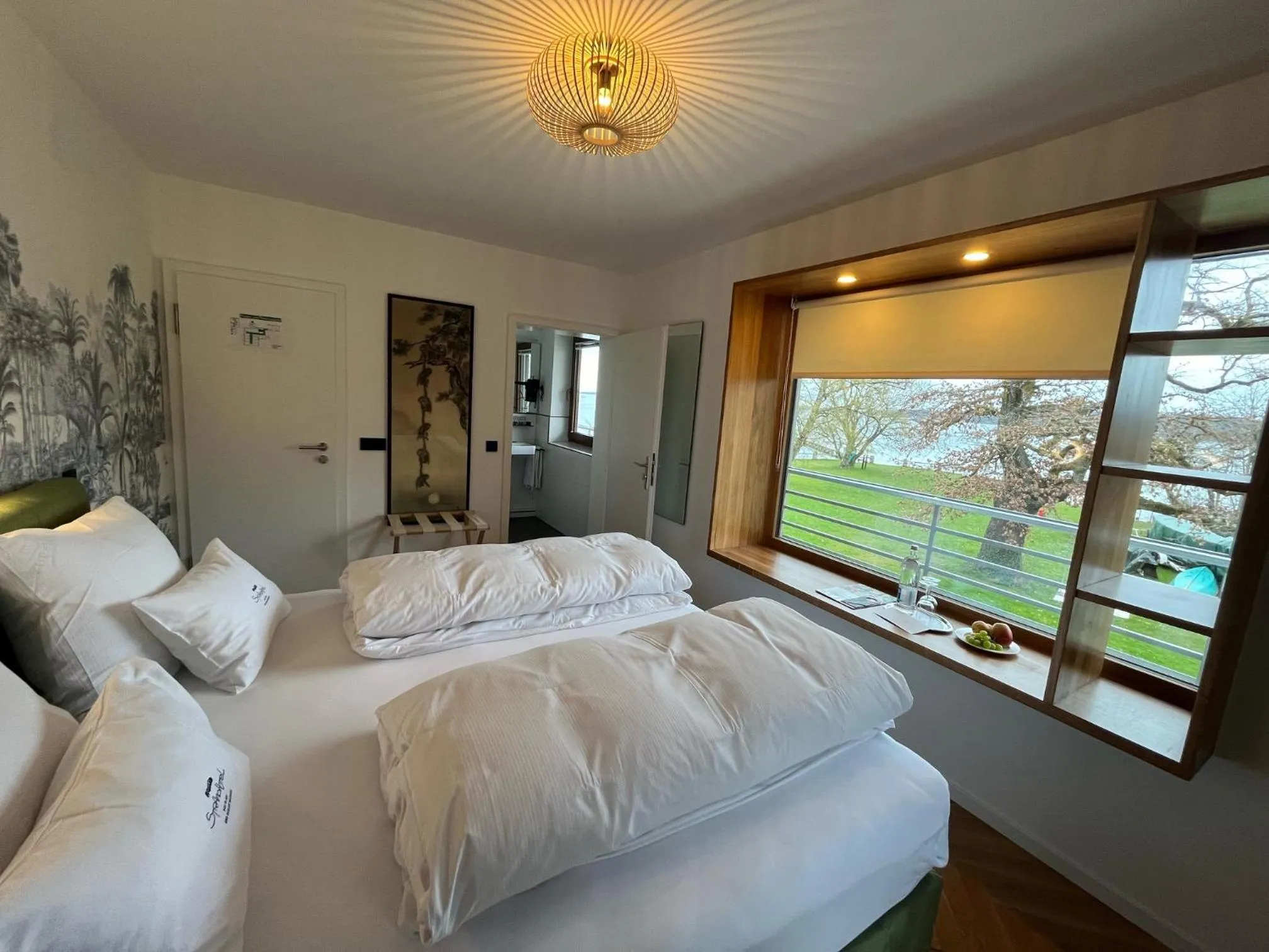 Photo of the whole room, Bed in Strandhotel SüdSee Diessen am Ammersee