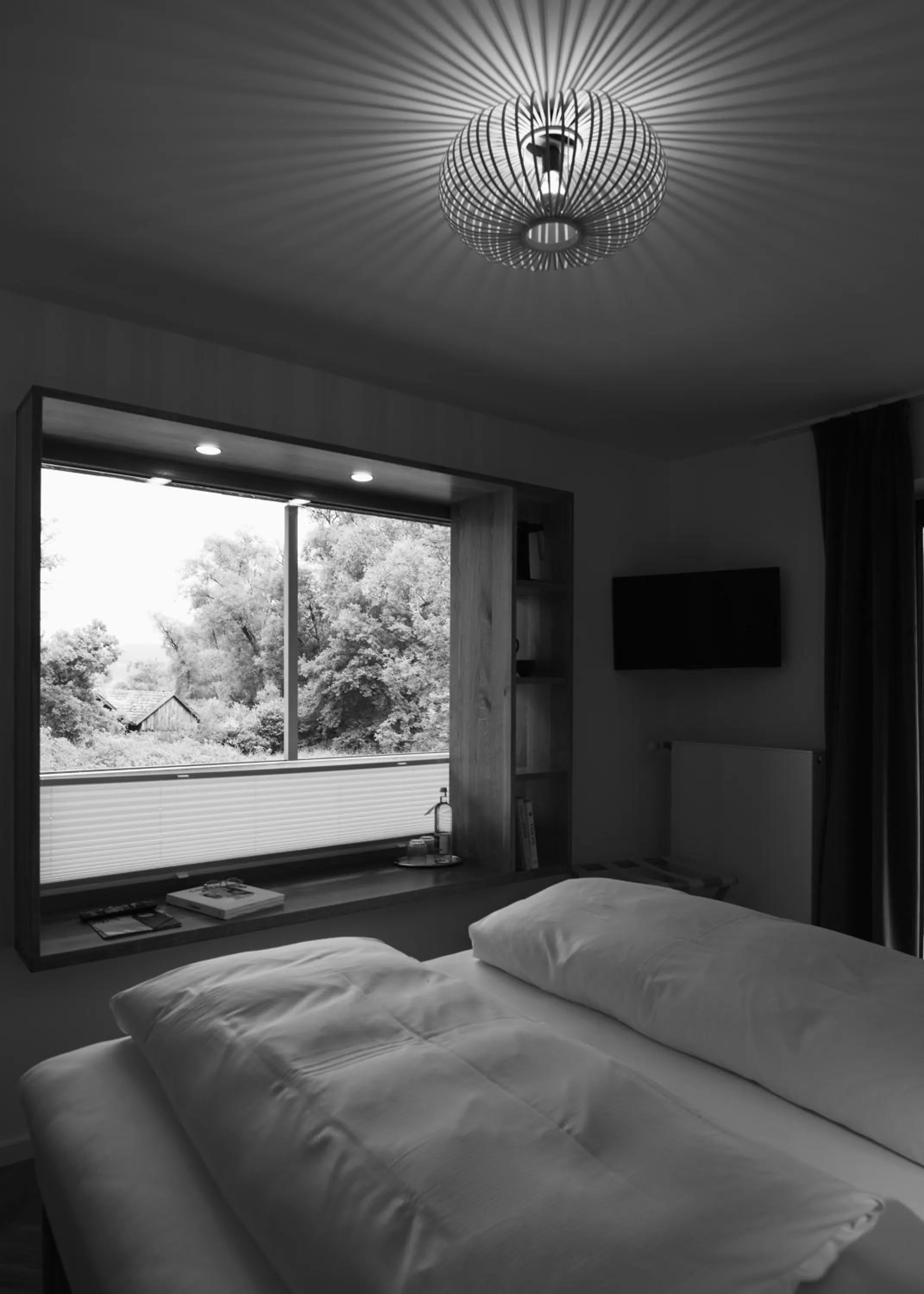 Photo of the whole room, Bed in Strandhotel SüdSee Diessen am Ammersee
