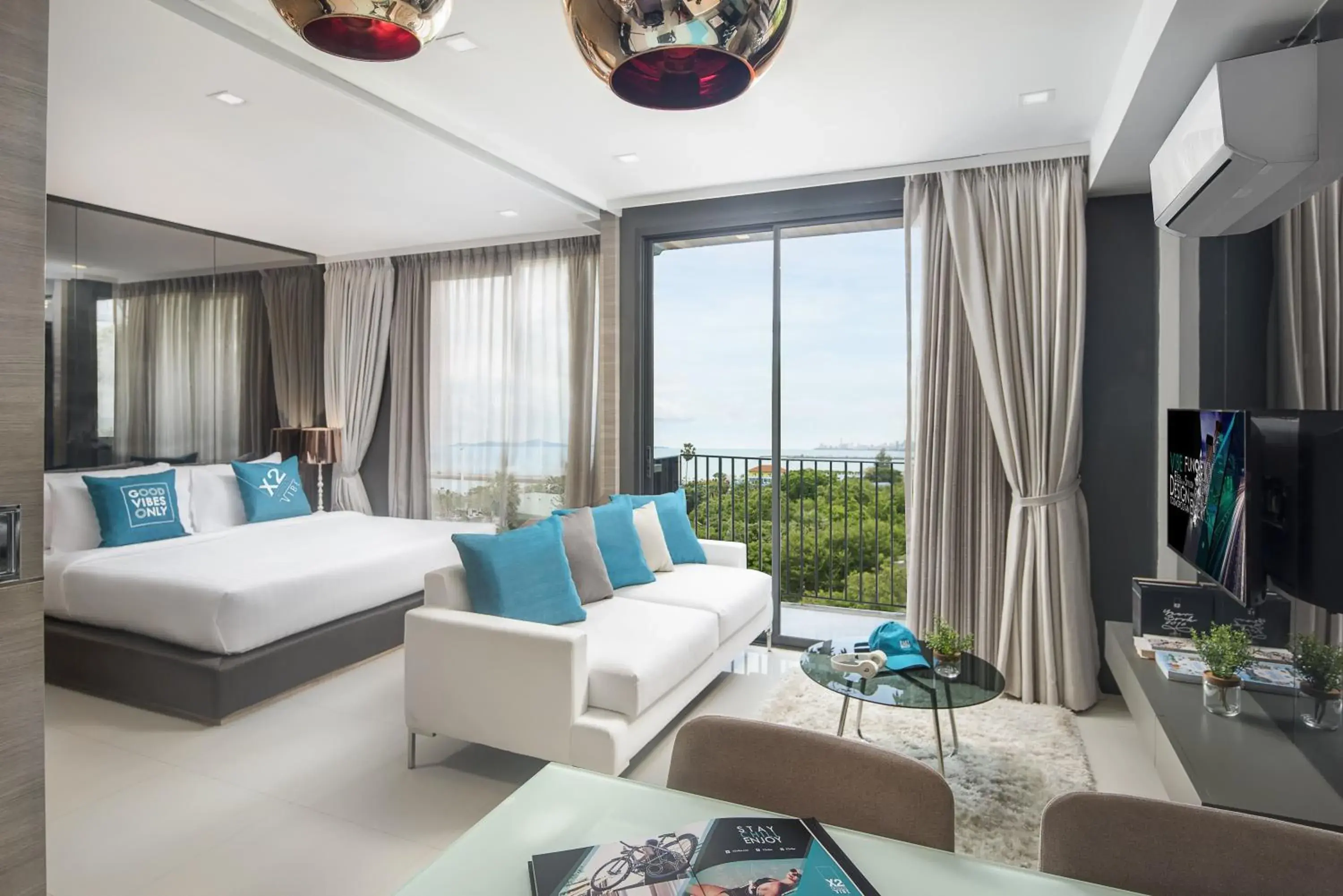 Bedroom in Cross Vibe Pattaya Seaphere - formerly X2 Vibe Pattaya Seaphere
