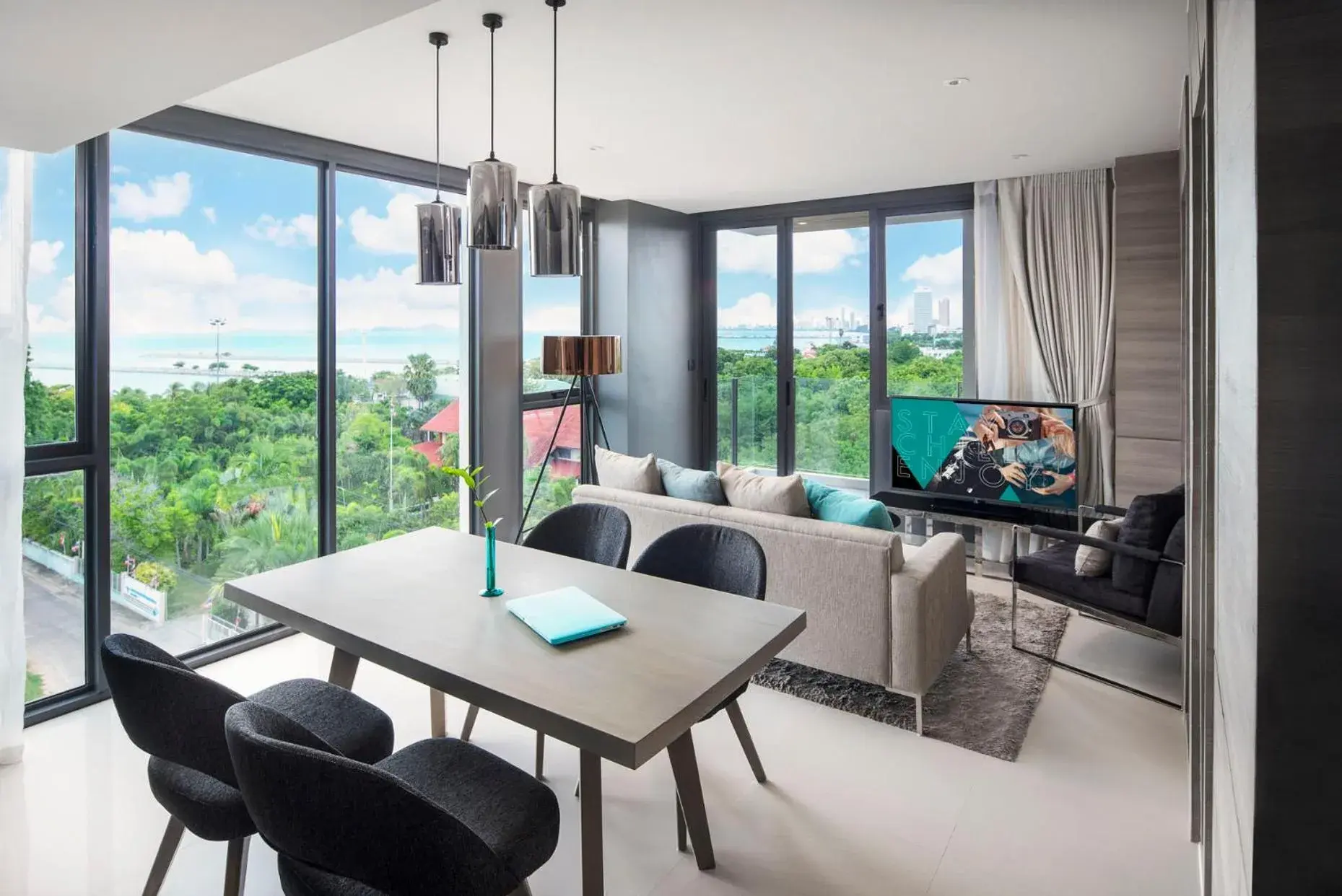 Living room in Cross Vibe Pattaya Seaphere - formerly X2 Vibe Pattaya Seaphere