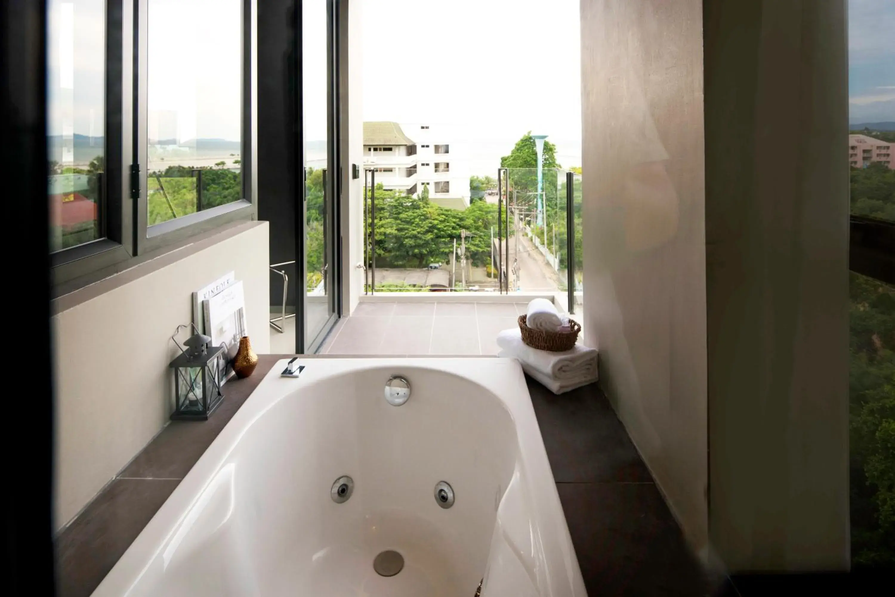 Open Air Bath, Bathroom in Cross Vibe Pattaya Seaphere - formerly X2 Vibe Pattaya Seaphere