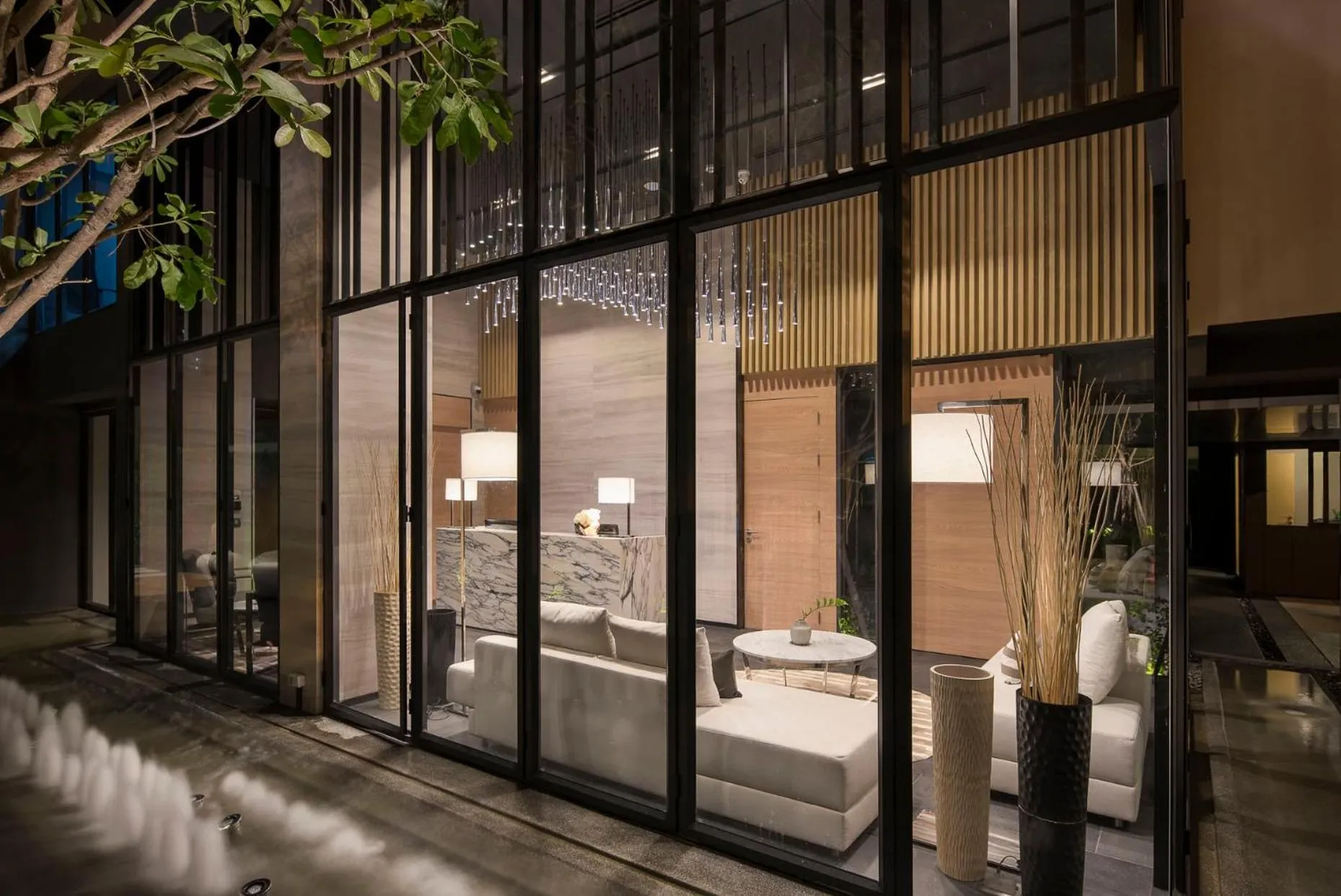 Lobby or reception in Seaphere Pattaya Hotel by Elite Suites