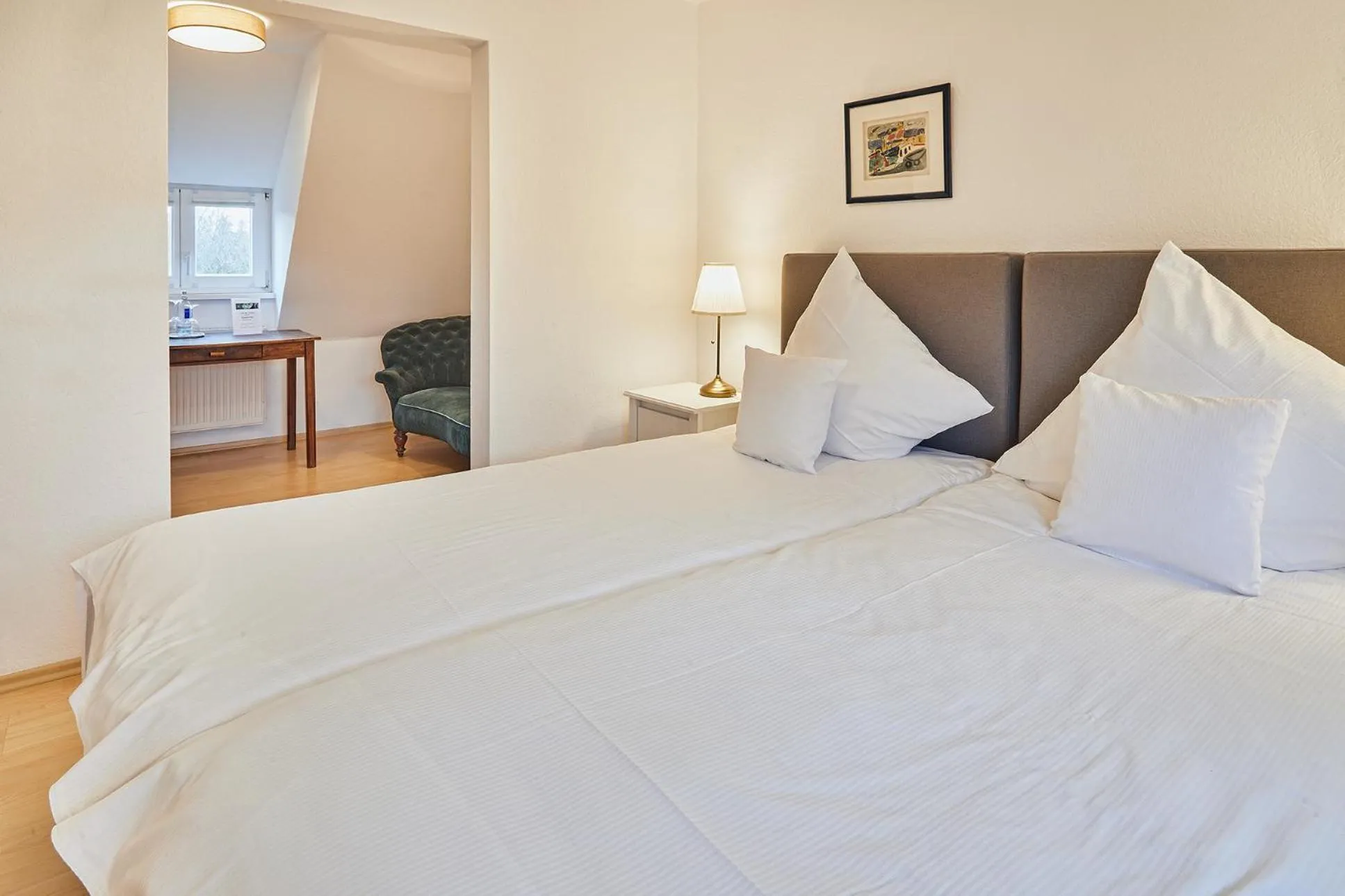 Bedroom, Bed in Gutshotel Baron Knyphausen