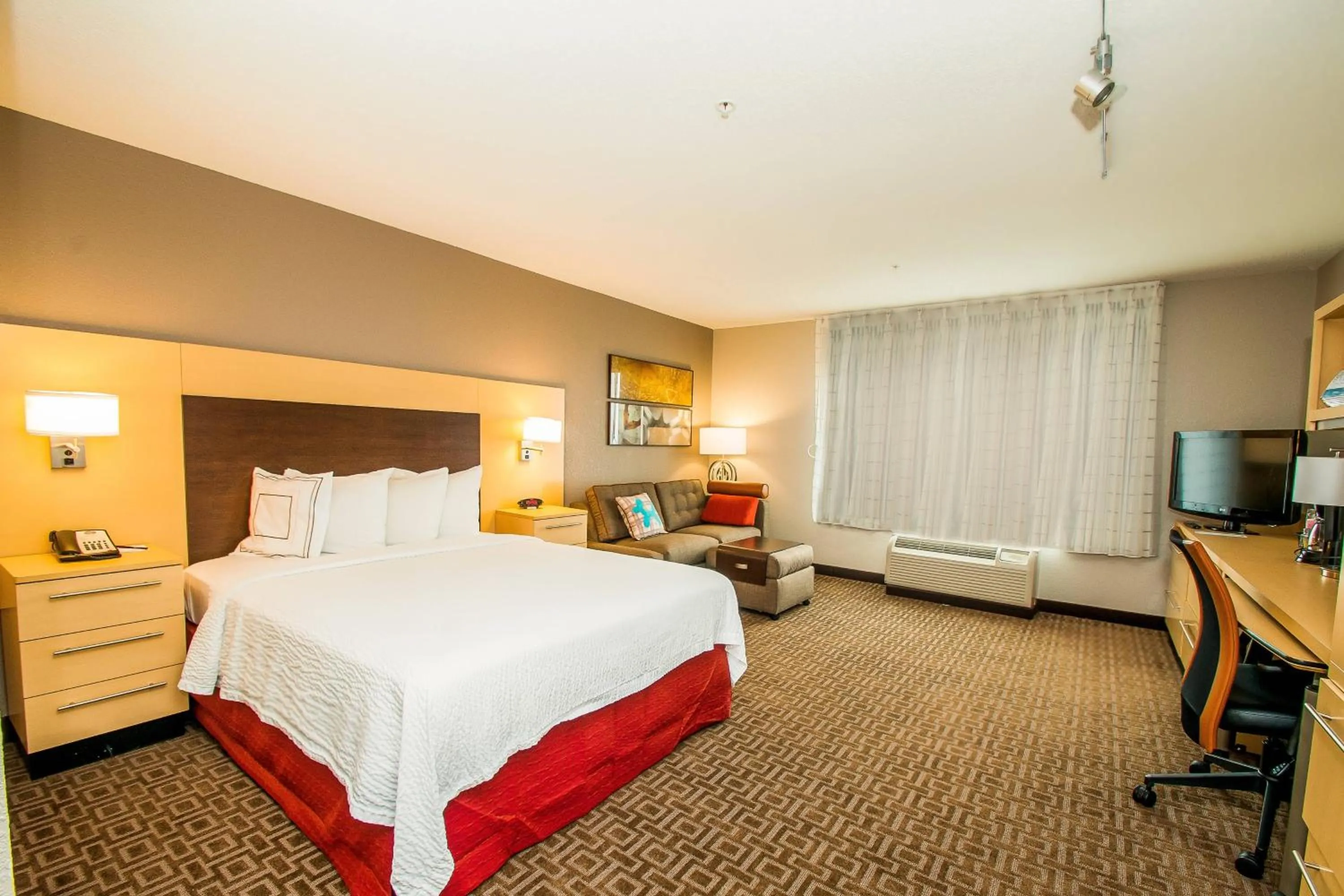 Photo of the whole room, Bed in TownePlace Suites by Marriott Scranton Wilkes-Barre