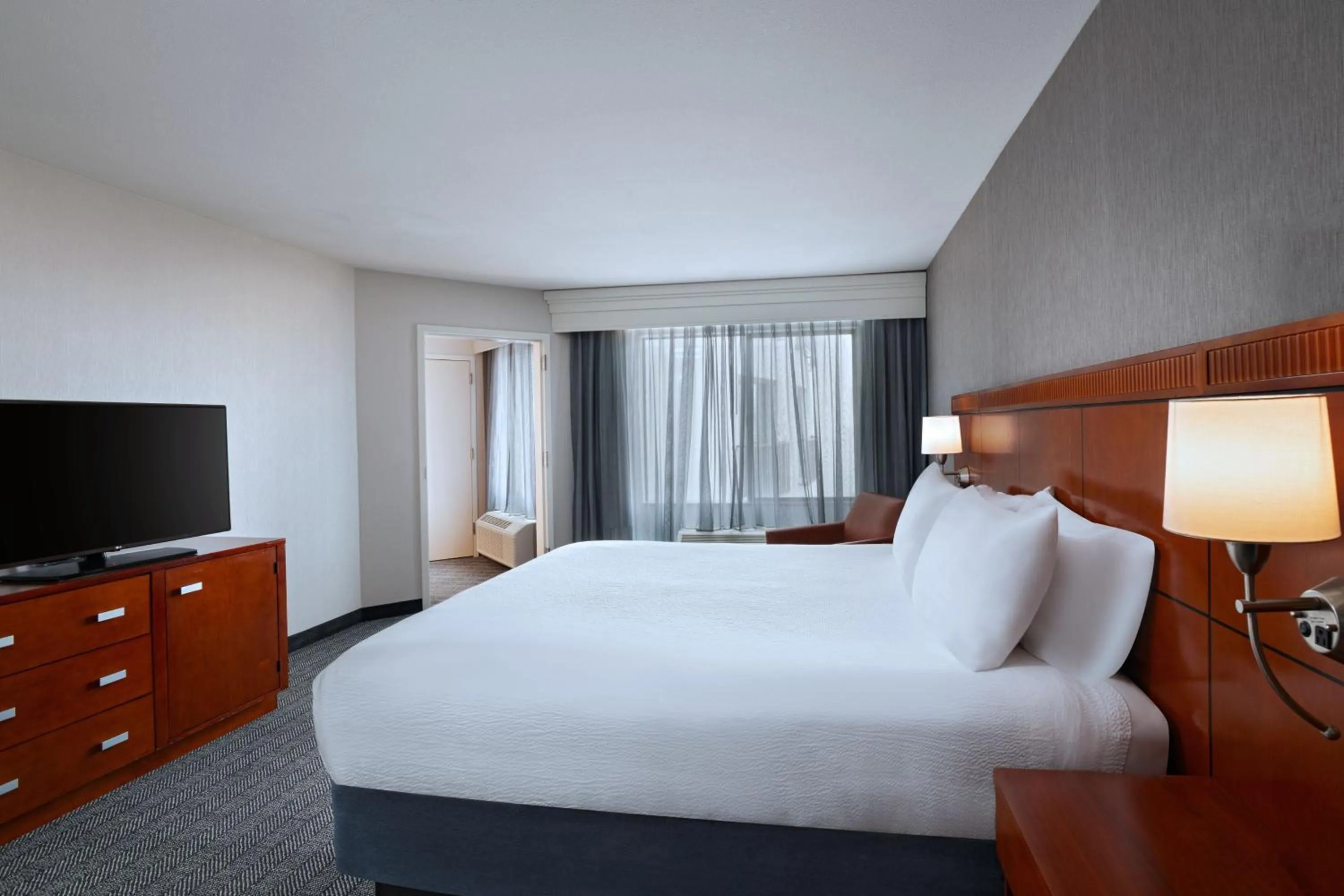 Photo of the whole room, Bed in Courtyard by Marriott Boise West/Meridian