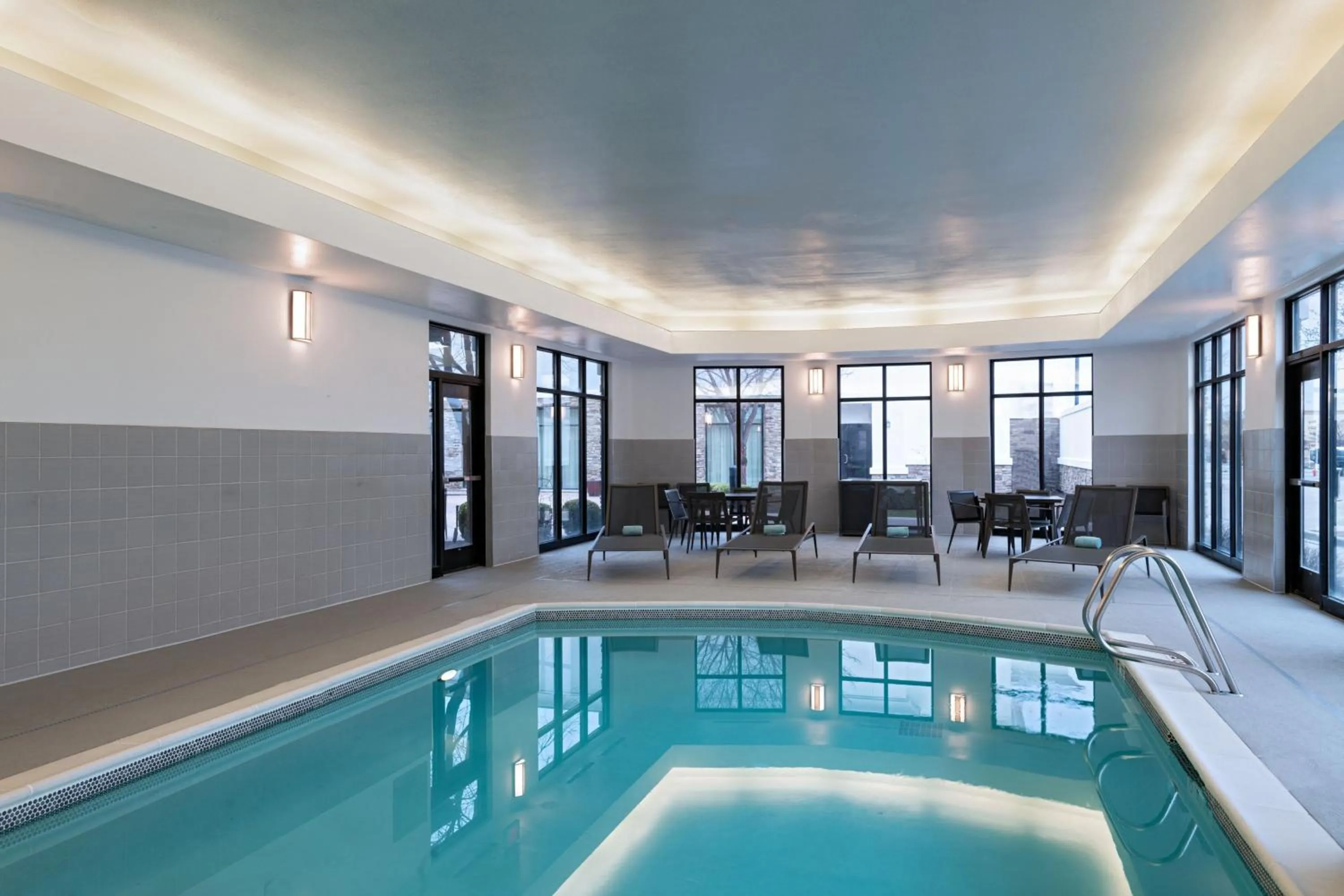 Swimming pool in Courtyard by Marriott Boise West/Meridian