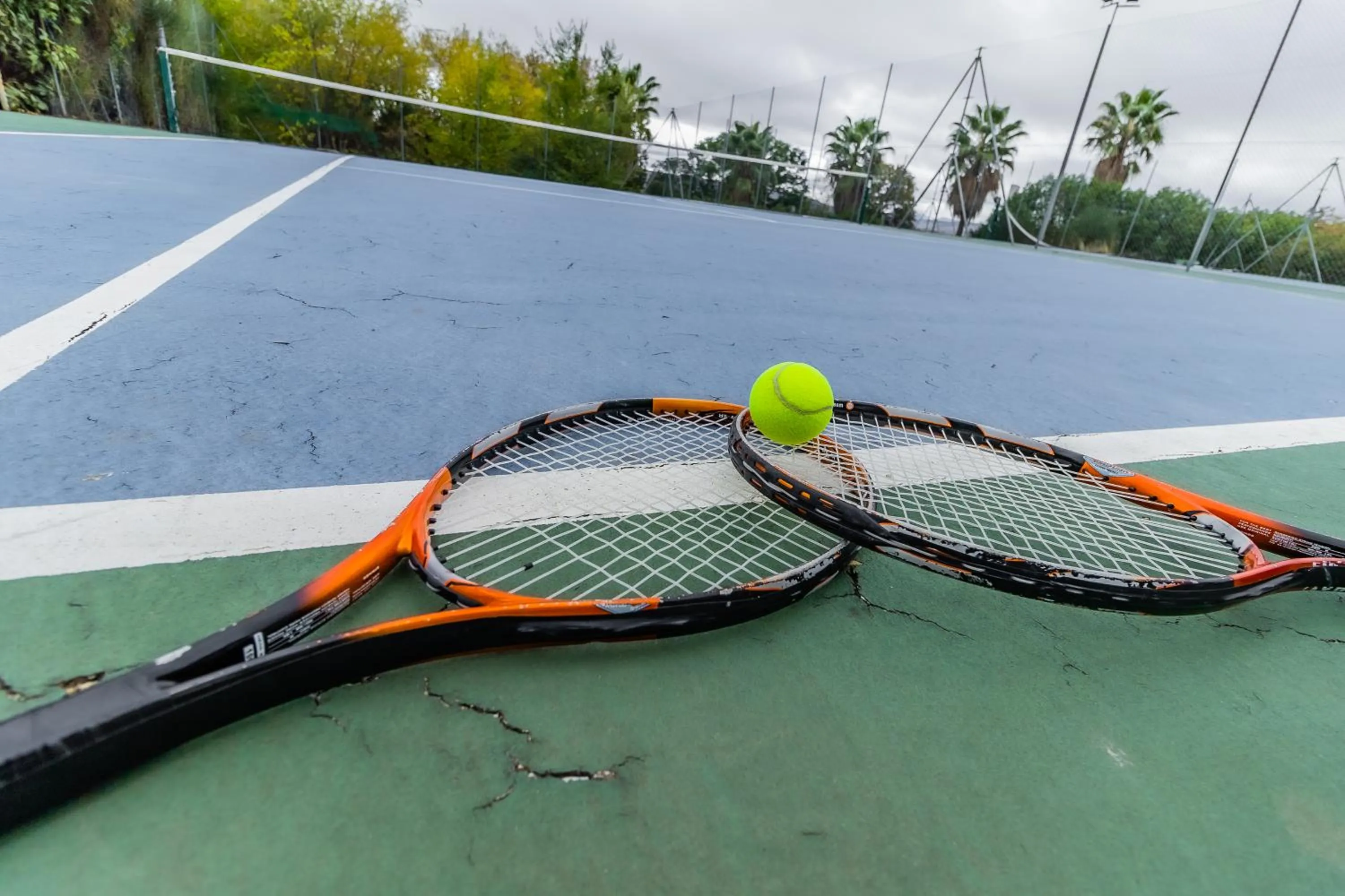 Tennis court in Hotel Las Errizas by Vivere Stays