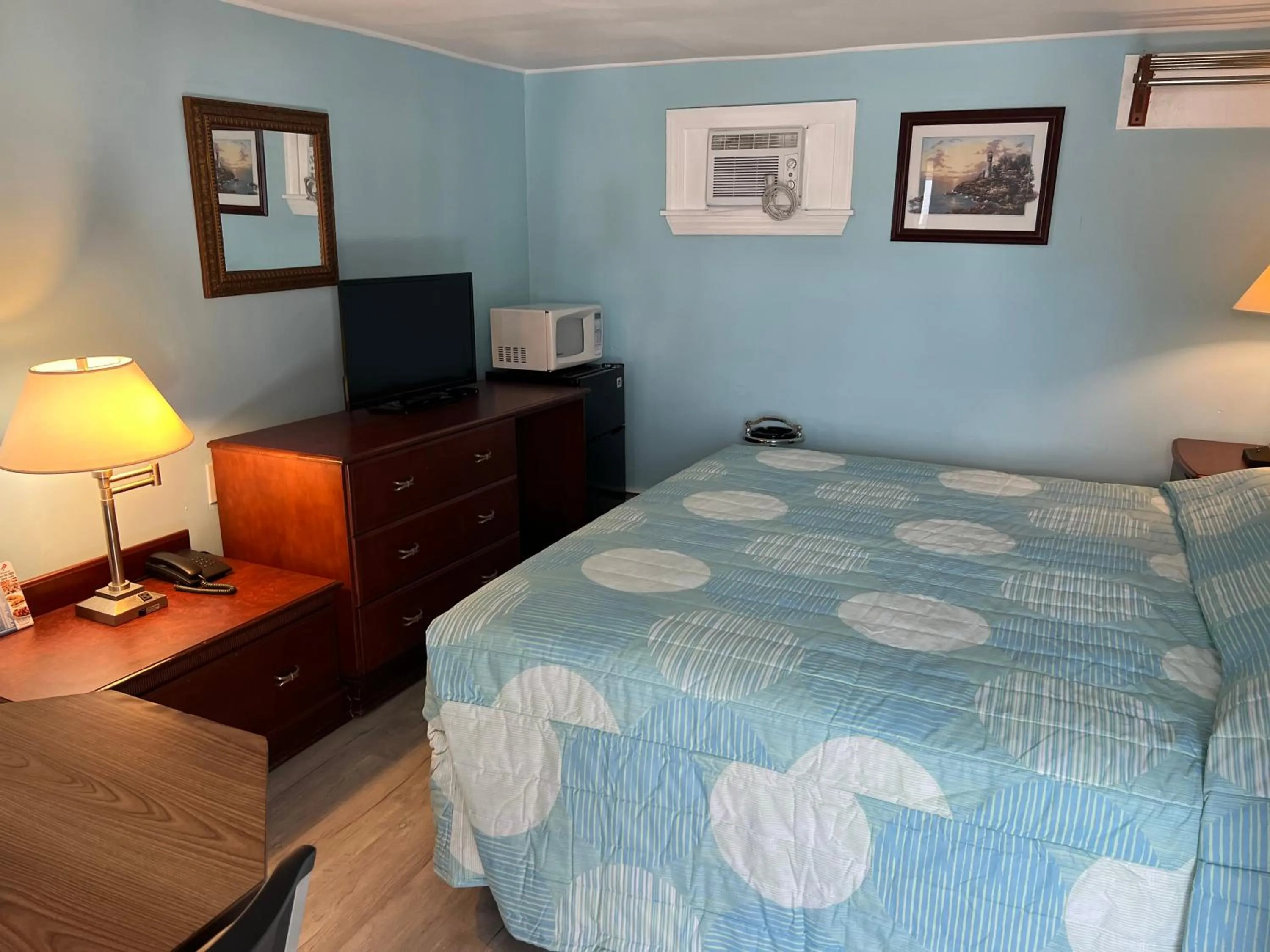Photo of the whole room, Bed in Budget Inn Motel Suites Somers Point