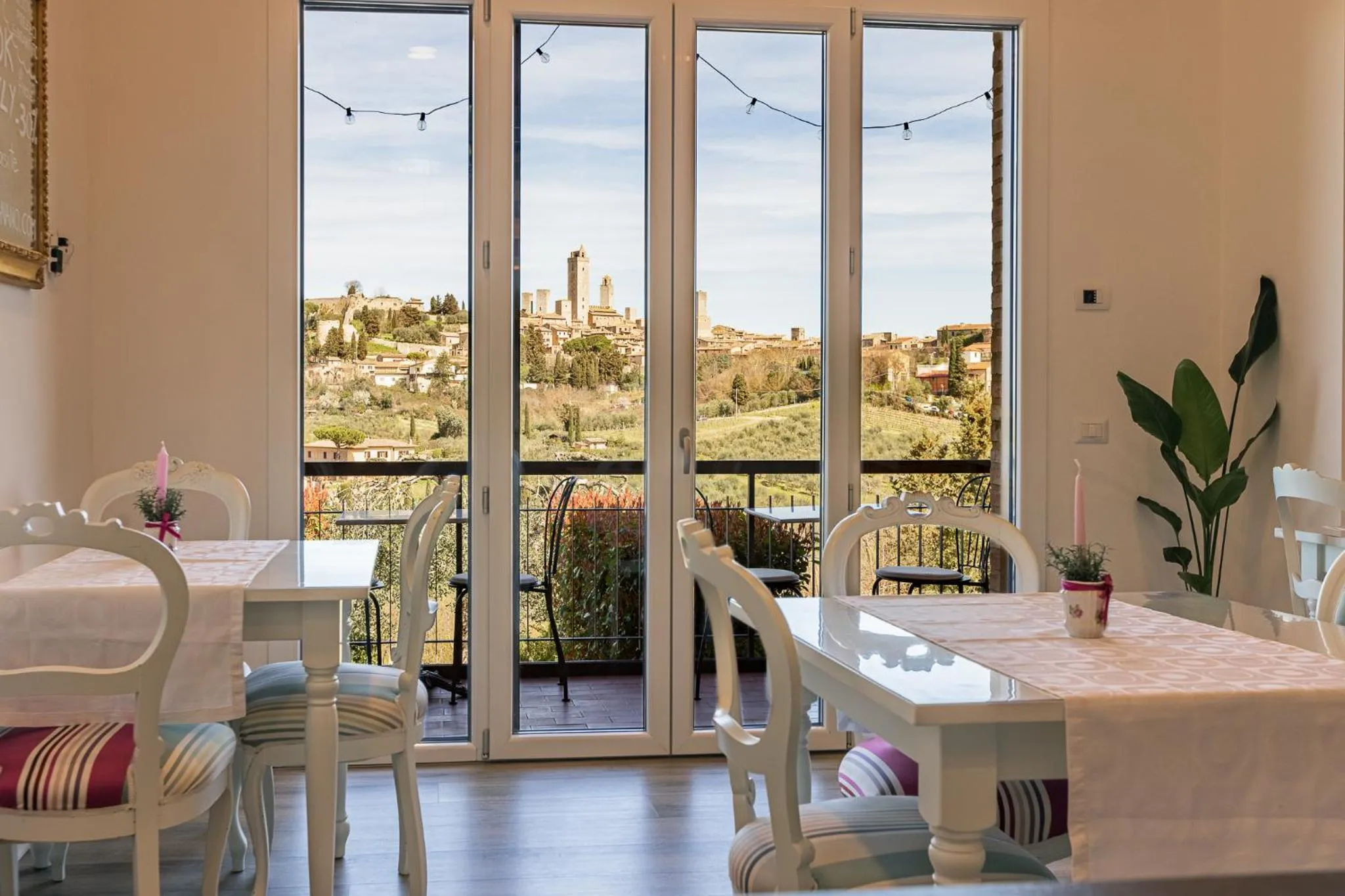 Communal lounge/ TV room in B&B La Cornice