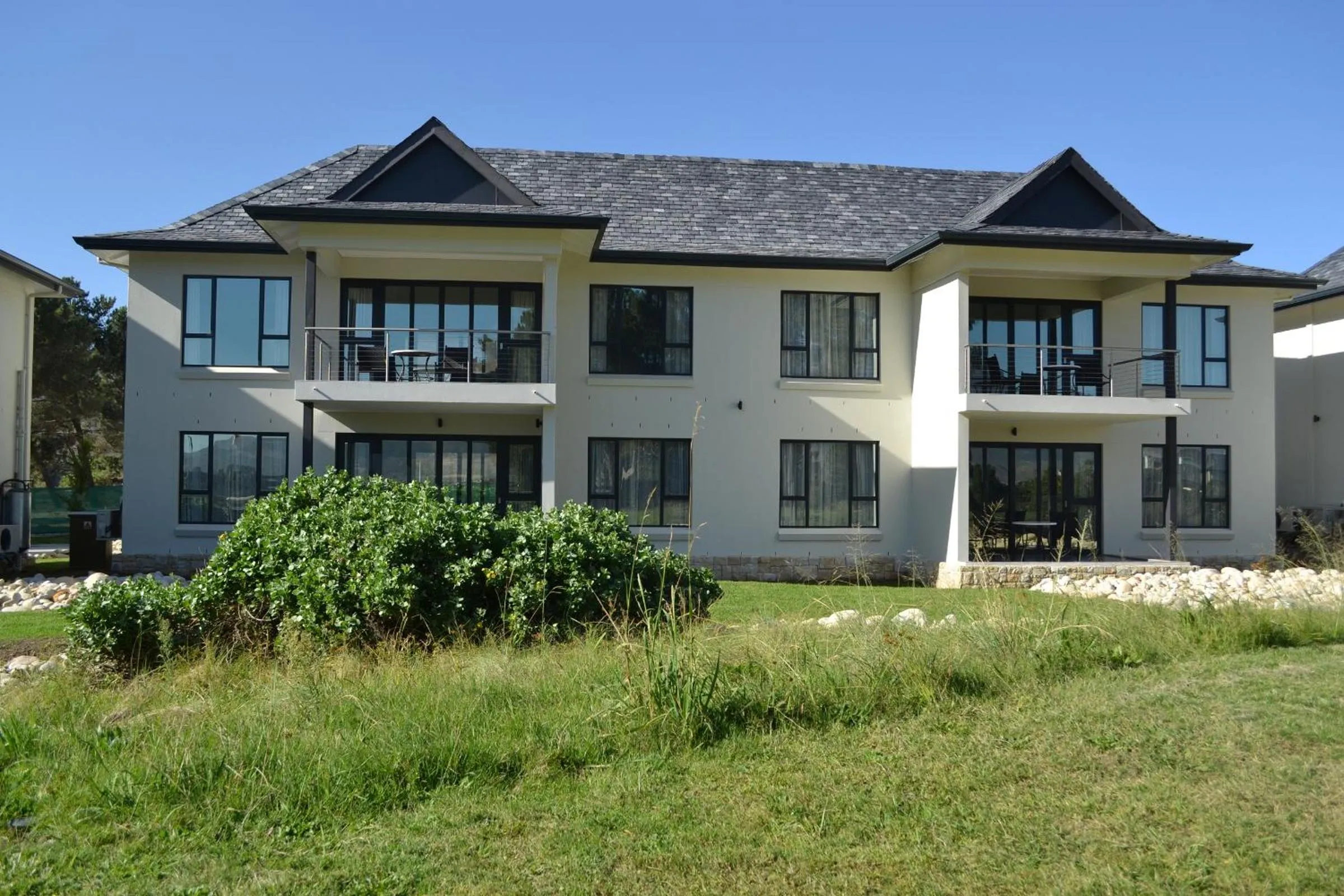 Pearl Valley Suites