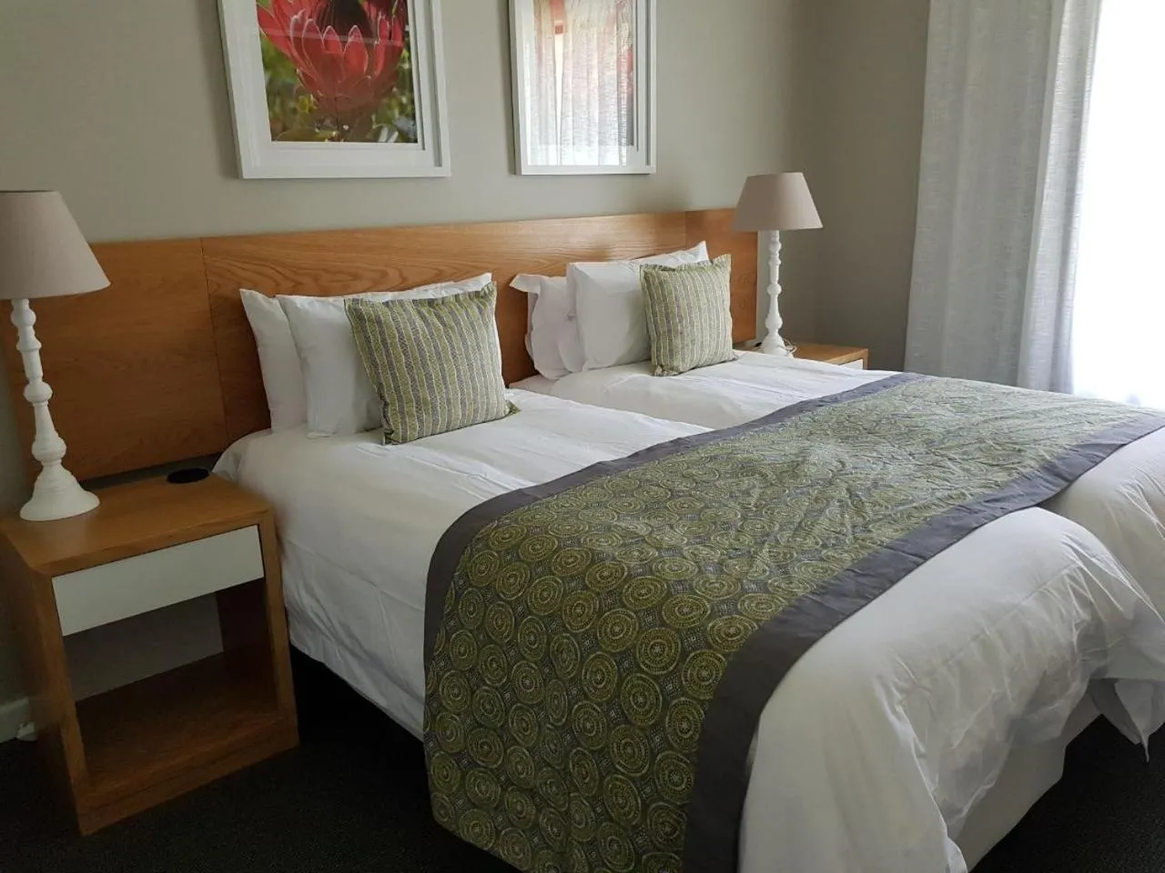 Bedroom, Bed in Pearl Valley Suites