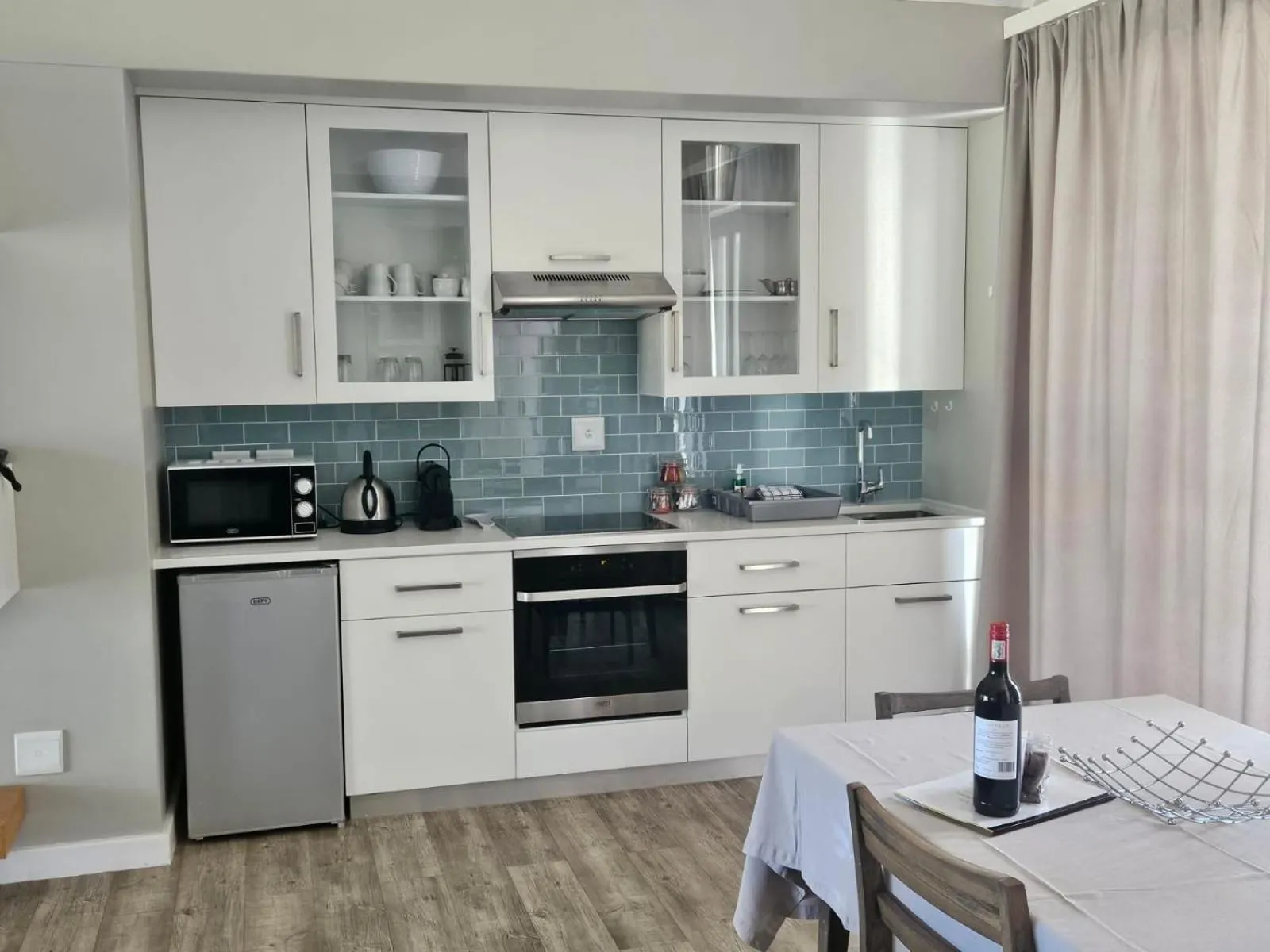 Kitchen or kitchenette in Pearl Valley Suites