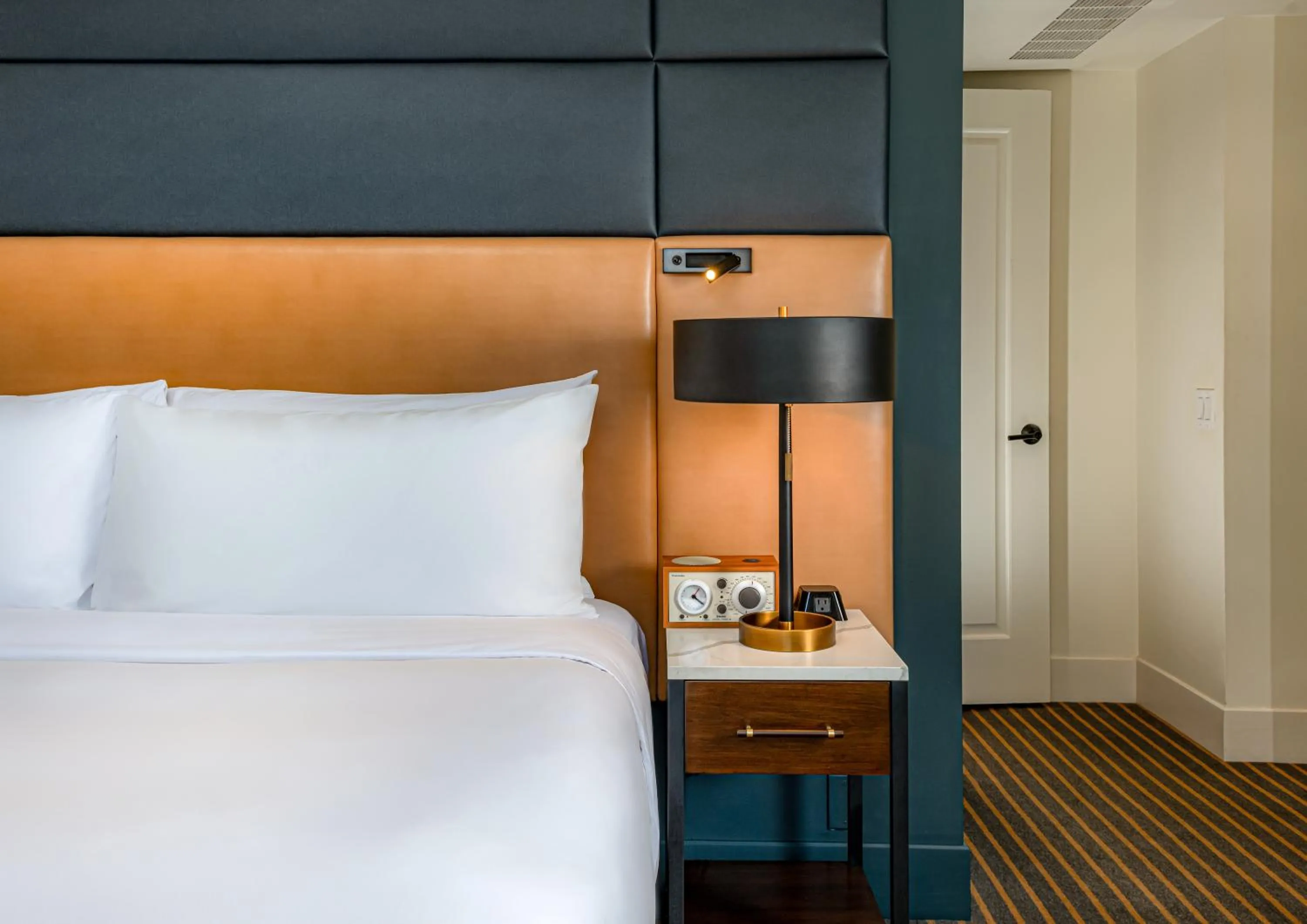 Bed in Hotel Theodore Seattle Downtown, Tapestry by Hilton