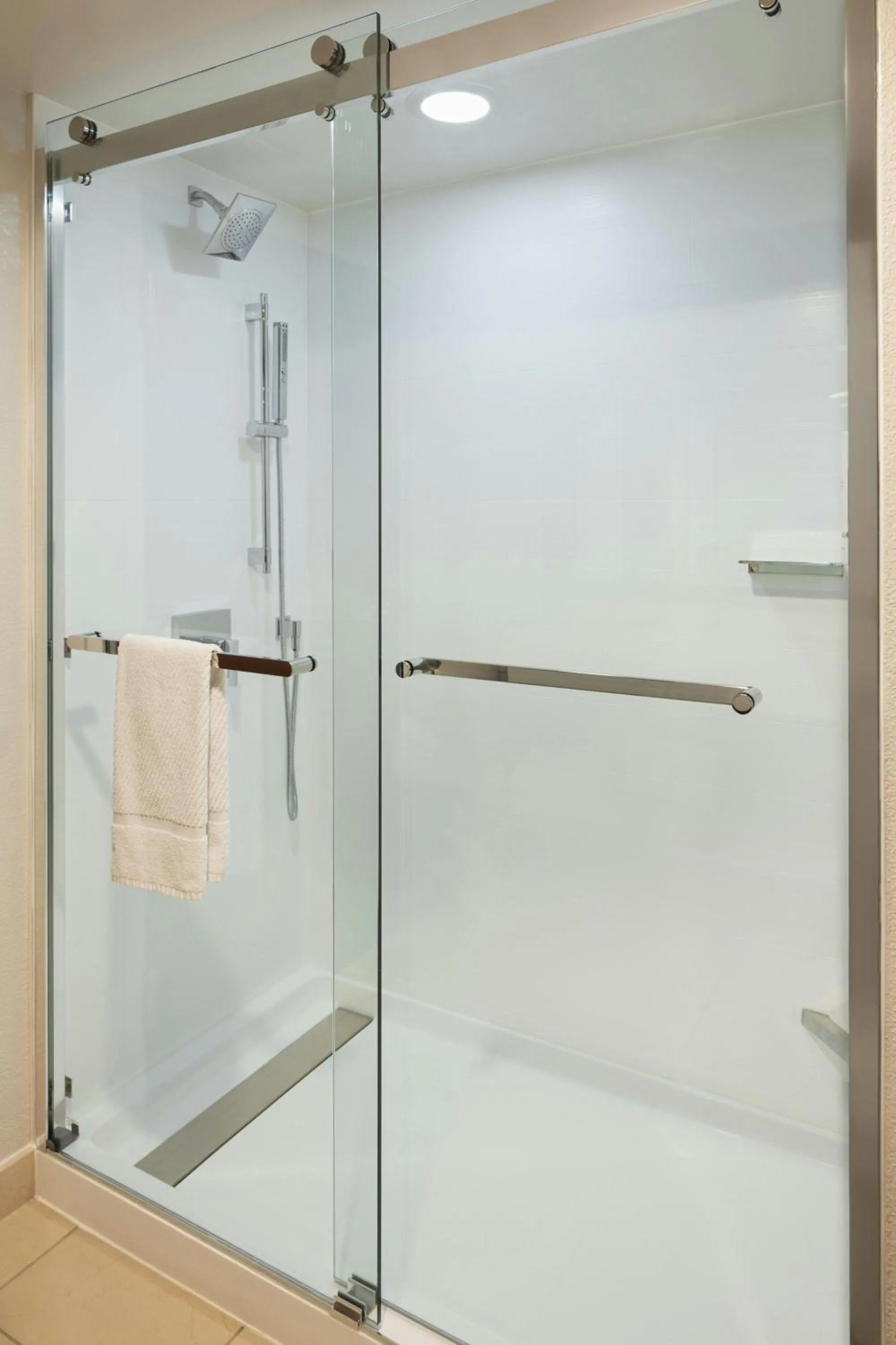 Bathroom in Marriott Bloomington Normal Hotel and Conference Center