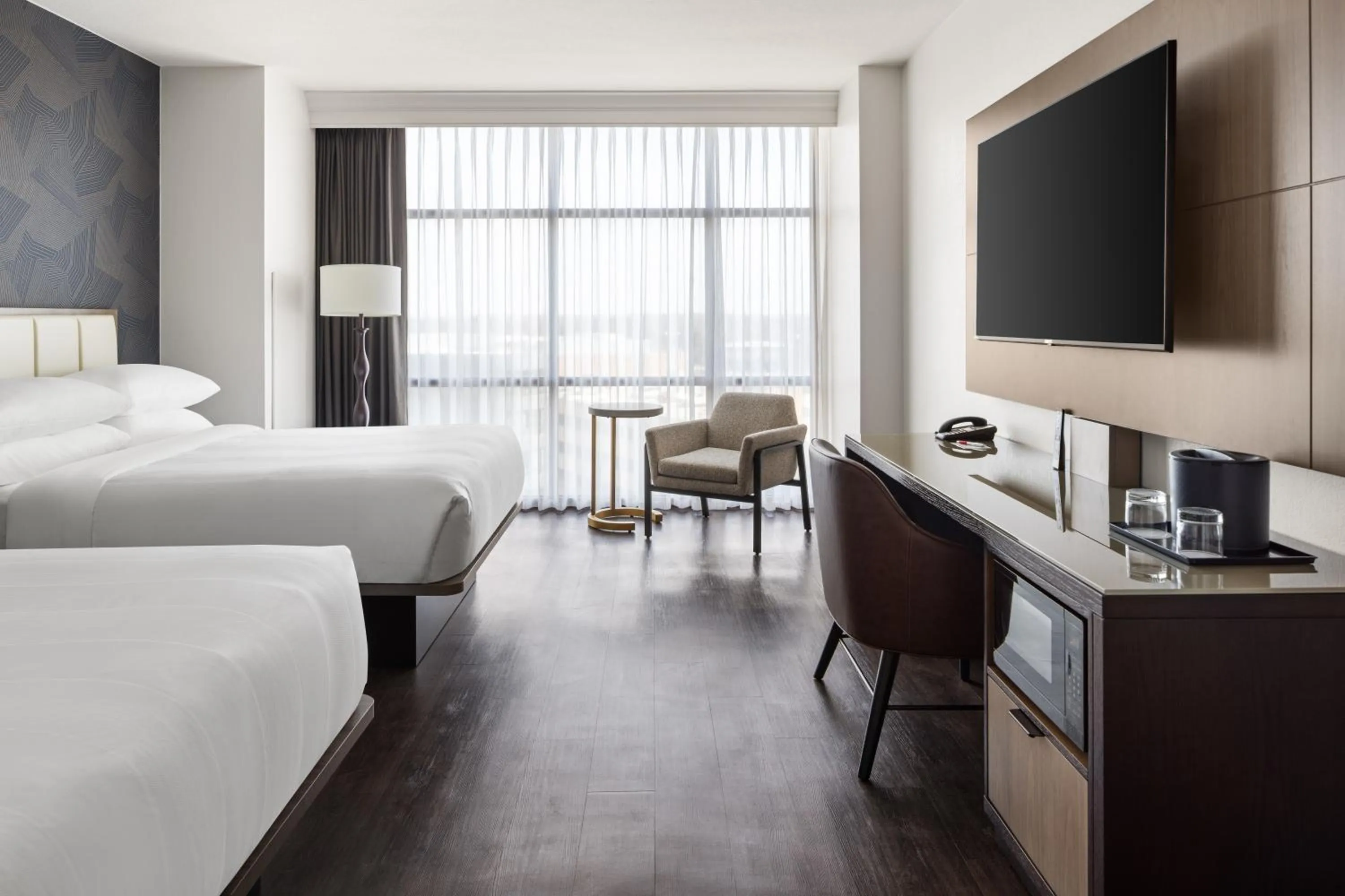 Bed in Marriott Bloomington Normal Hotel and Conference Center