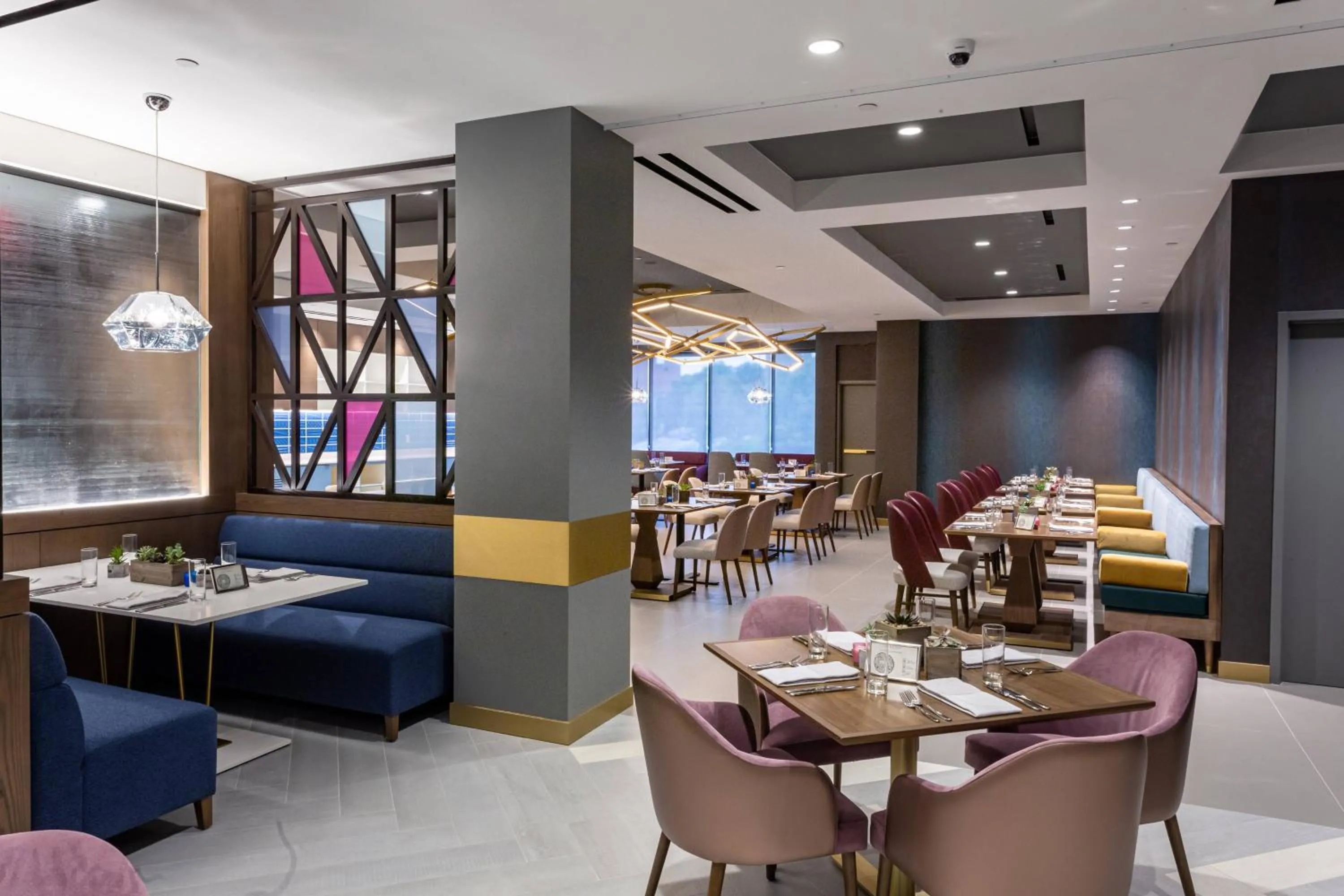 Restaurant/places to eat in Marriott Providence Downtown