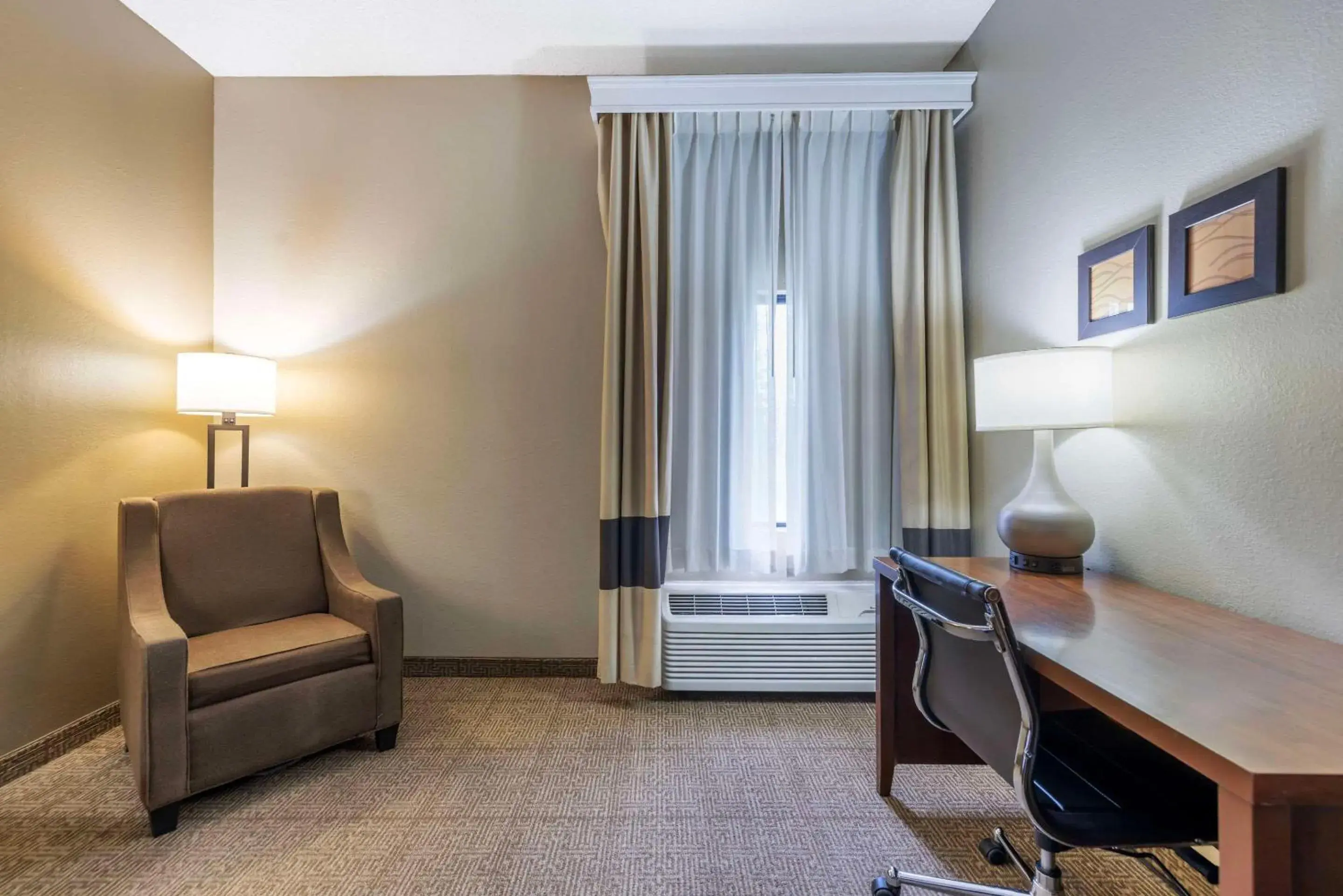 Bedroom in Comfort Inn Grain Valley Bedroom in Comfort Inn Grain Valley