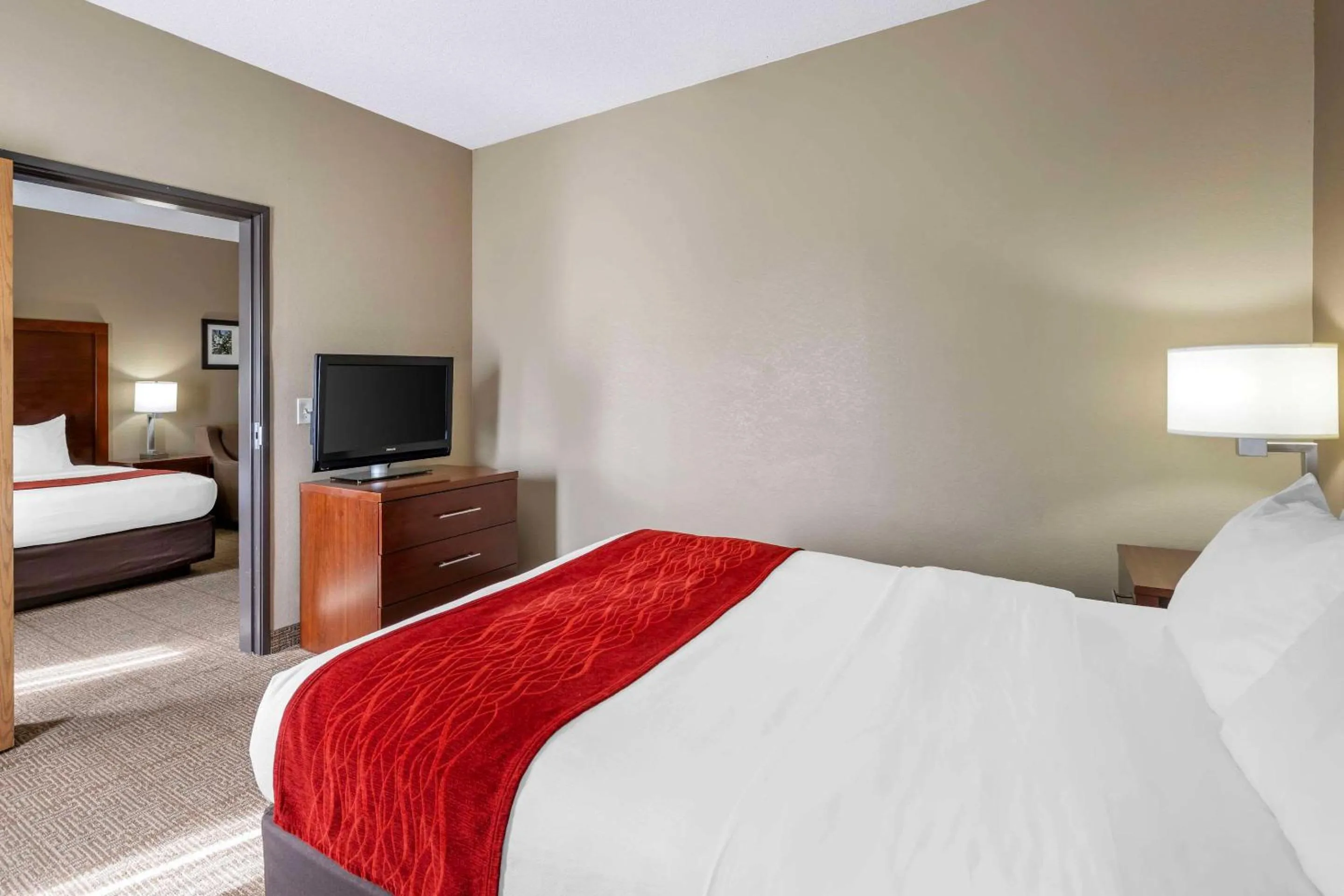 Bedroom in Comfort Inn Grain Valley