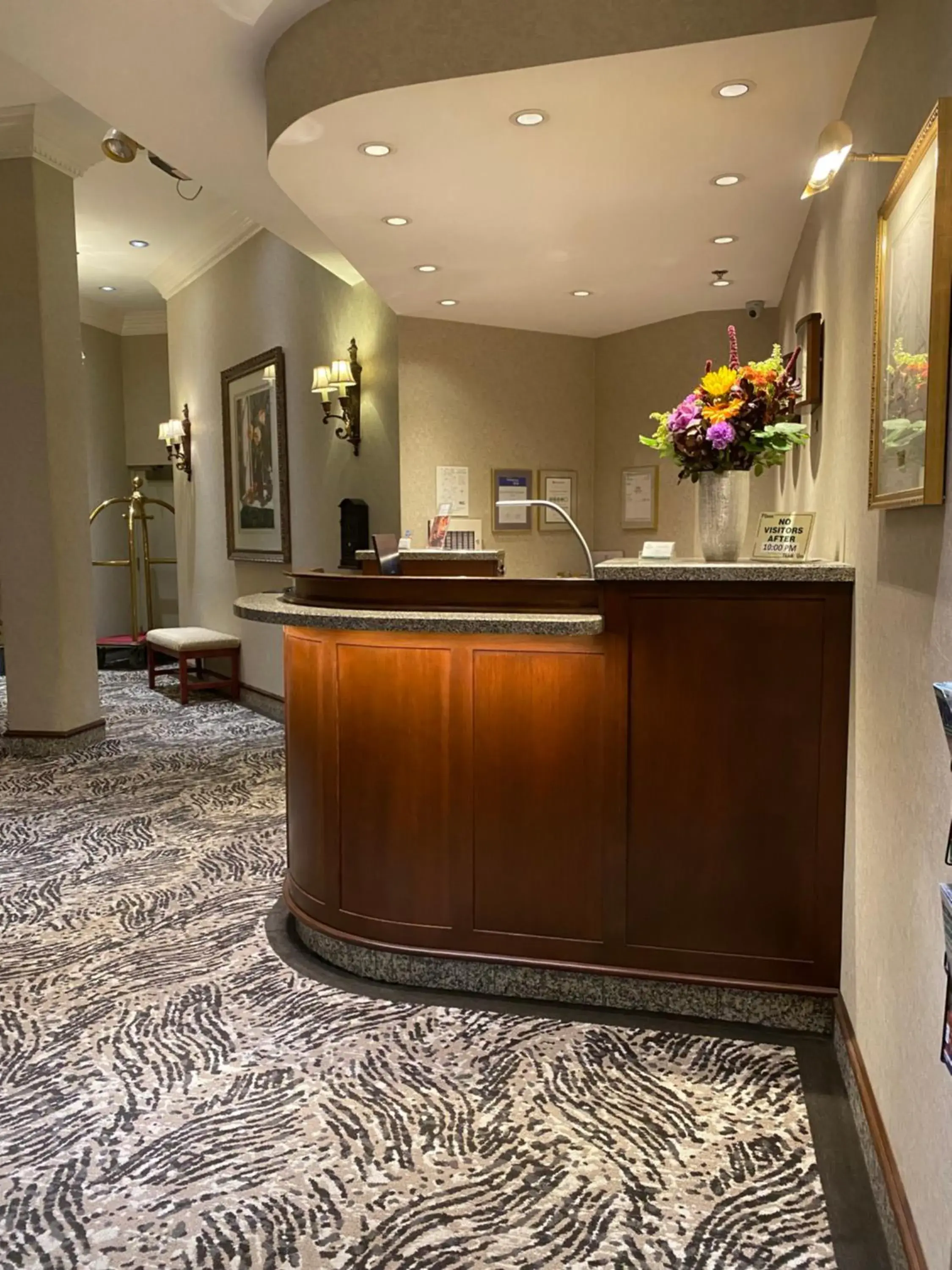 Lobby or reception in Kingston Hotel Lobby or reception in Kingston Hotel