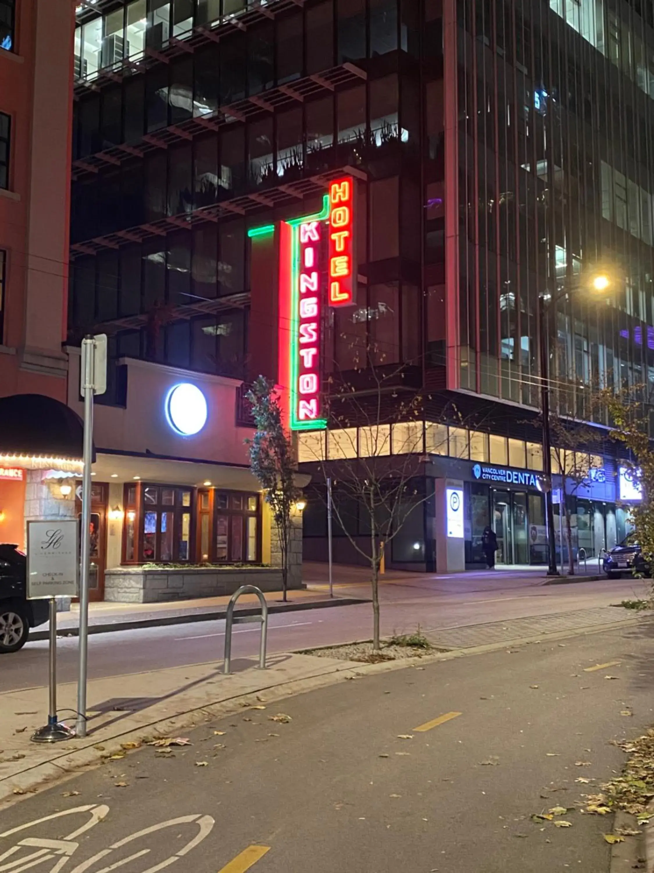 Property building in Kingston Hotel Property building in Kingston Hotel