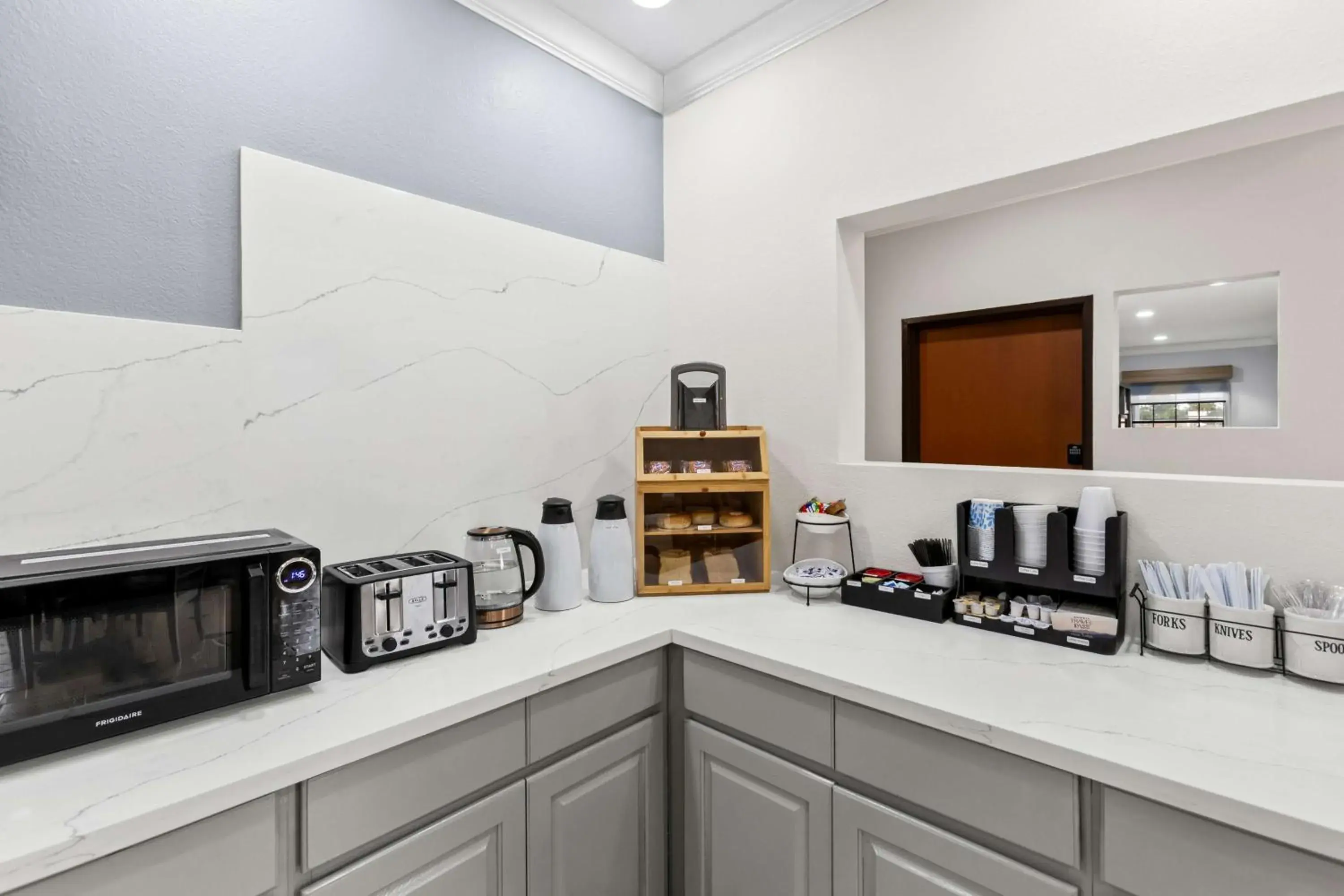 Restaurant/places to eat in Sonesta Essential Beaumont Restaurant/places to eat in Sonesta Essential Beaumont