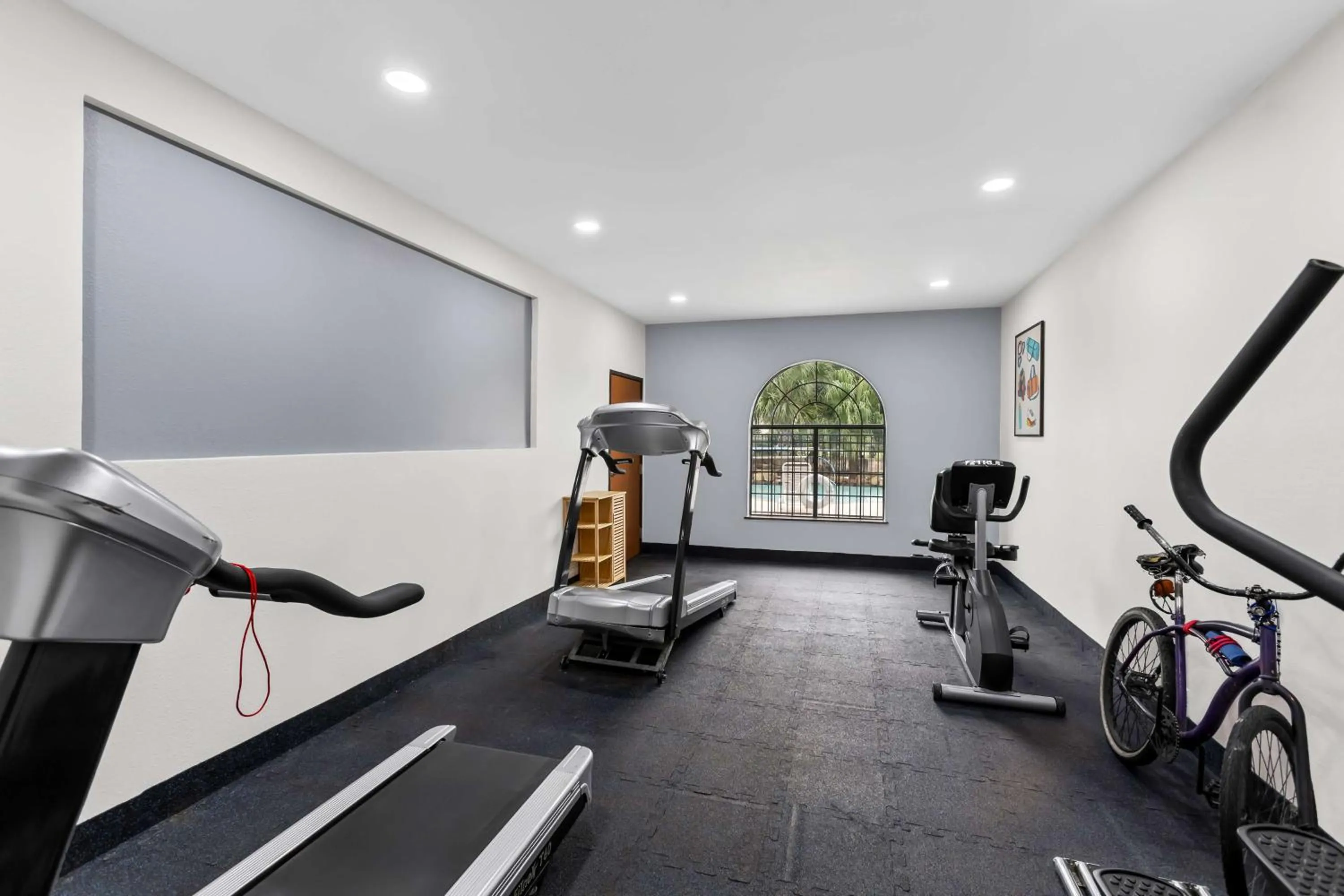 Fitness centre/facilities in Sonesta Essential Beaumont