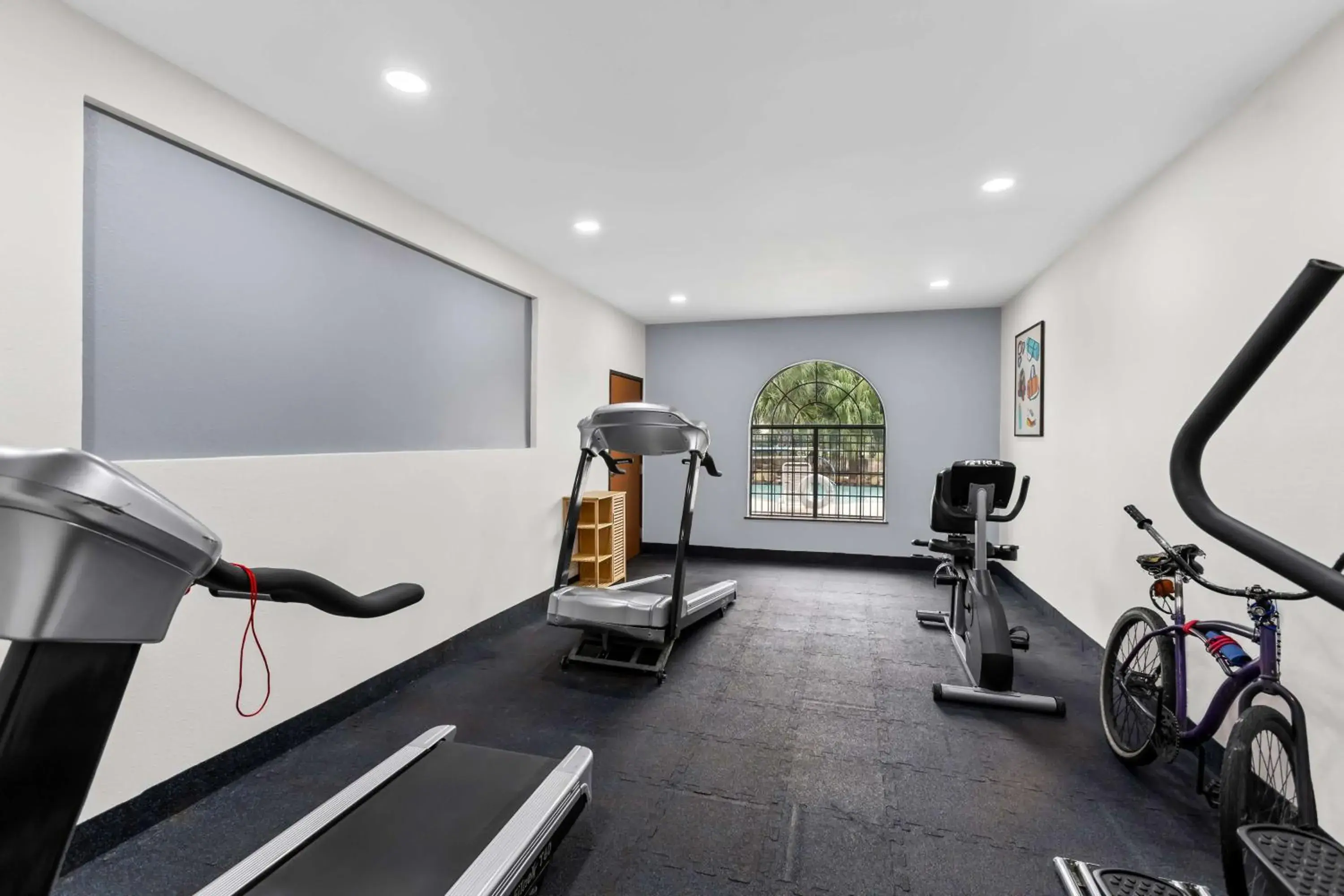 Fitness centre/facilities in Sonesta Essential Beaumont Fitness centre/facilities in Sonesta Essential Beaumont