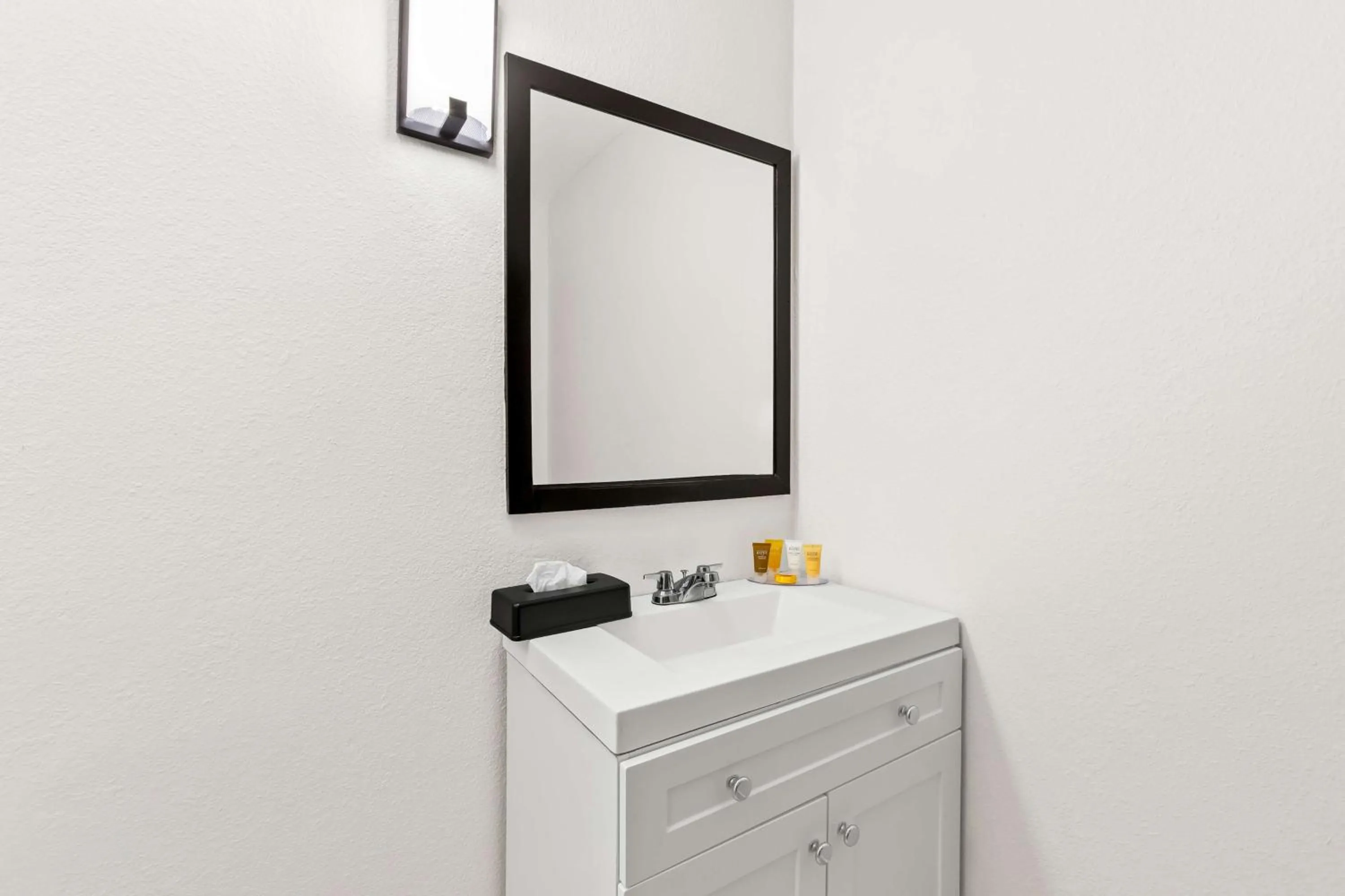 Bathroom in Sonesta Essential Beaumont