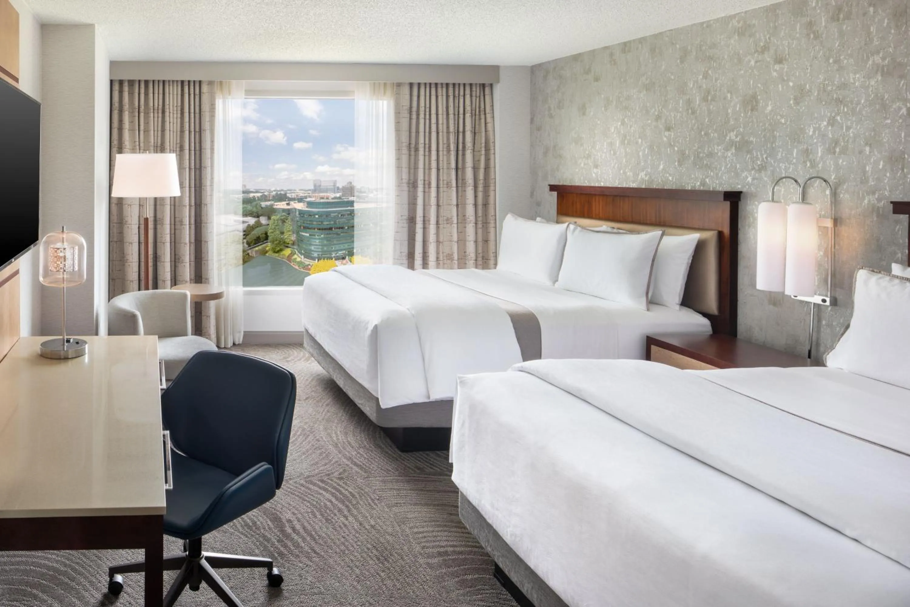 Photo of the whole room, Bed in The Westin Atlanta Perimeter North