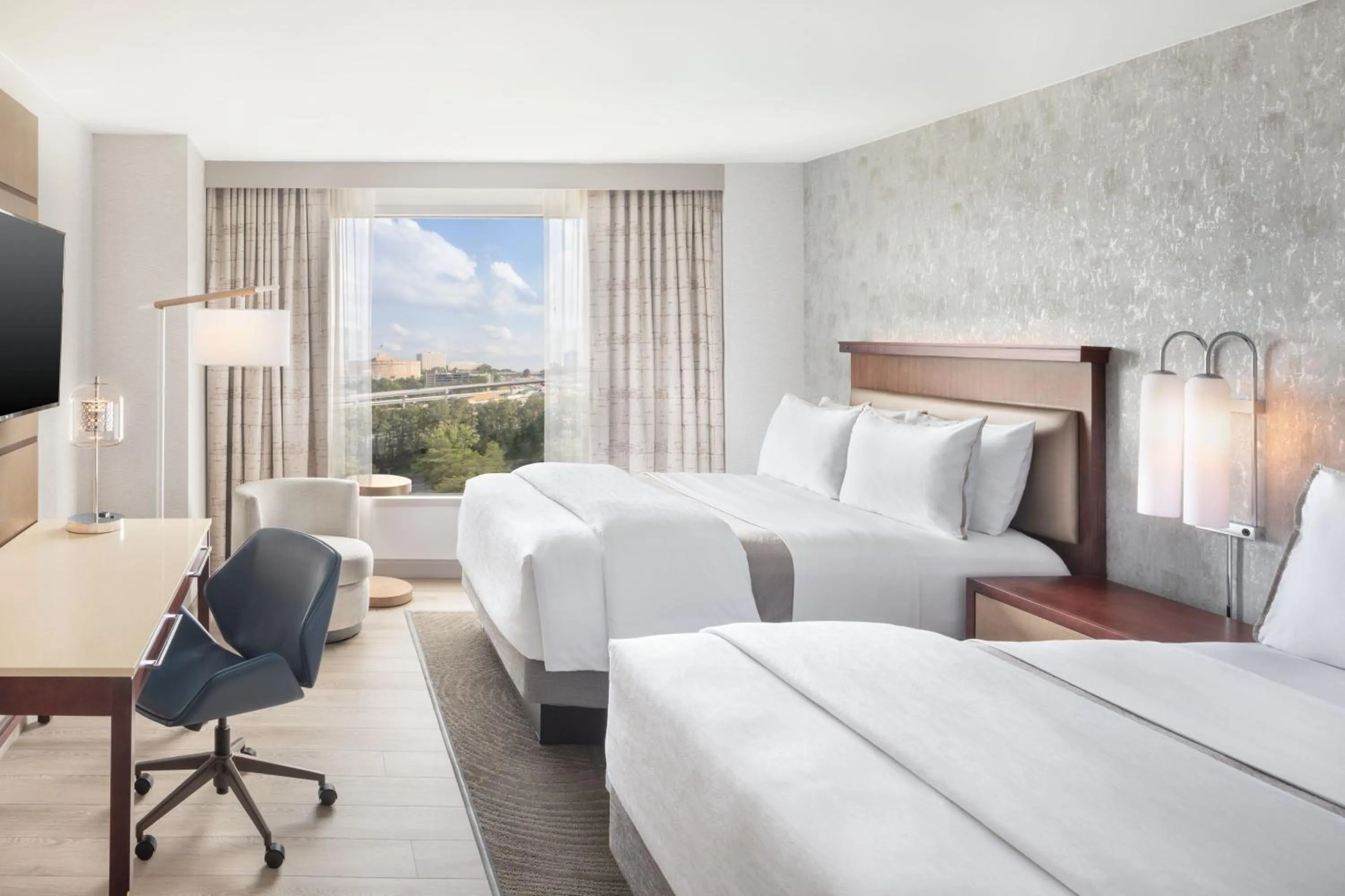 Photo of the whole room, Bed in The Westin Atlanta Perimeter North
