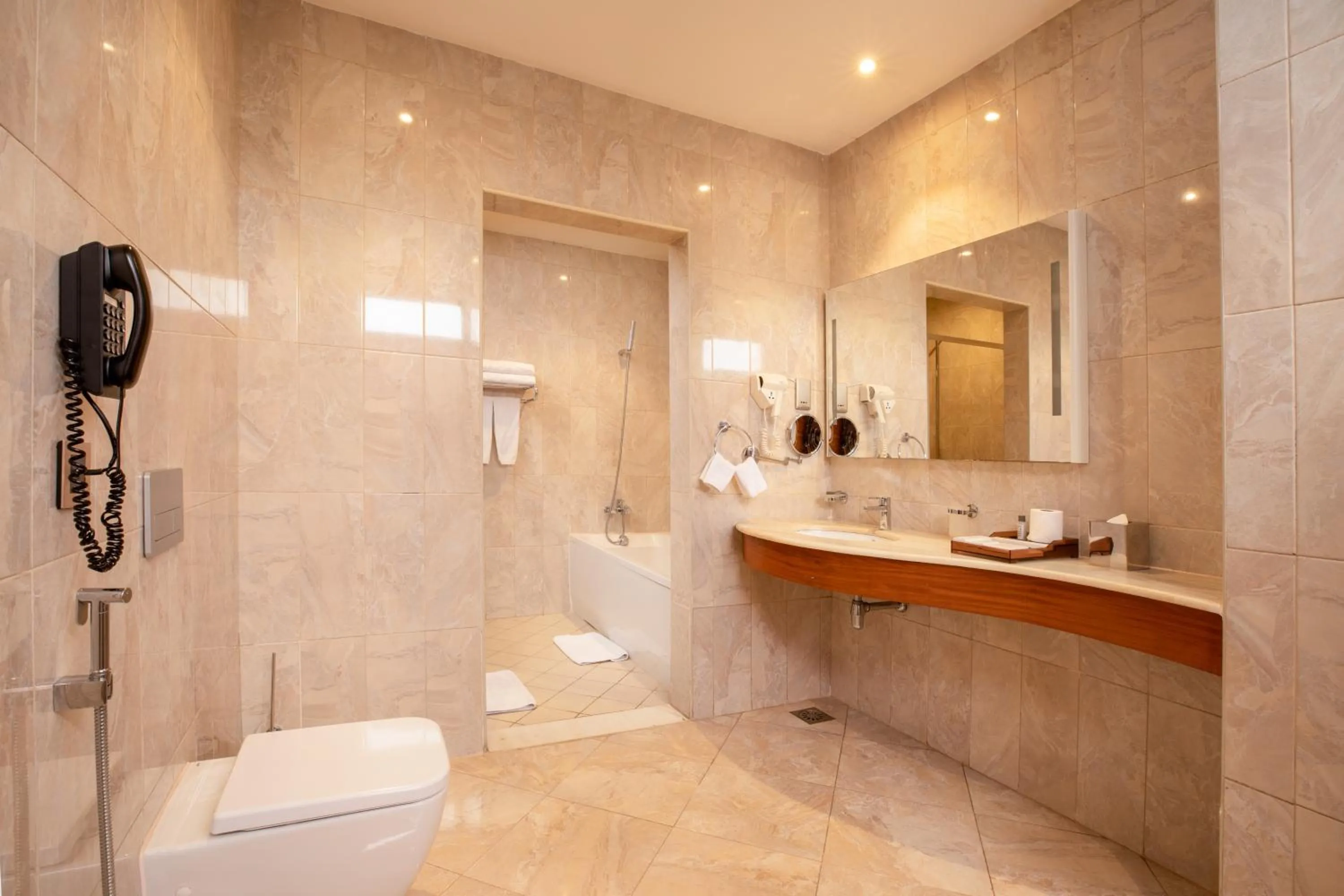 Toilet in Golden Tulip Canaan Kampala